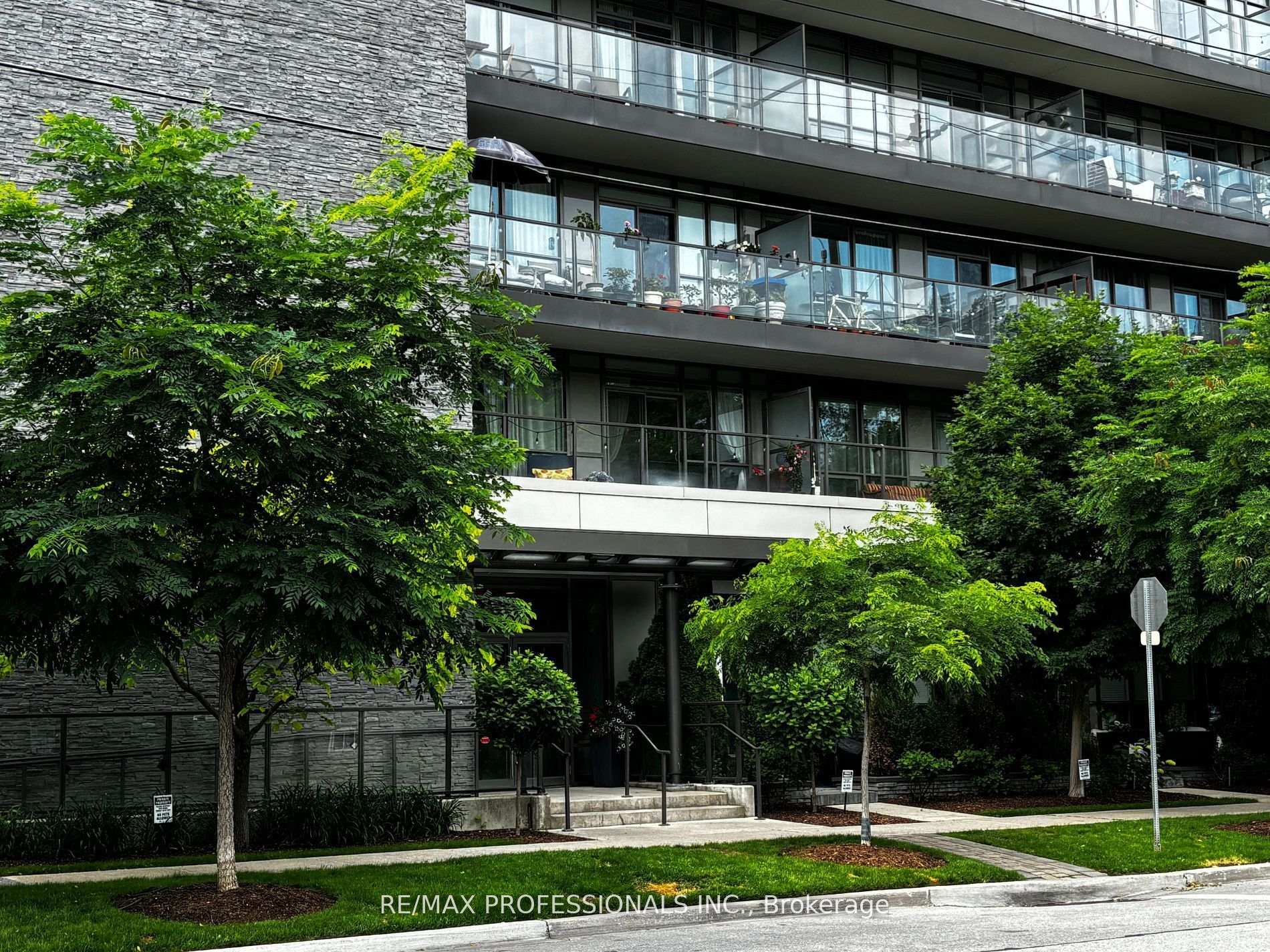 Photo 3 of Unit 616, 8 Fieldway Road, Etobicoke, Islington-City Centre West — HOMEH