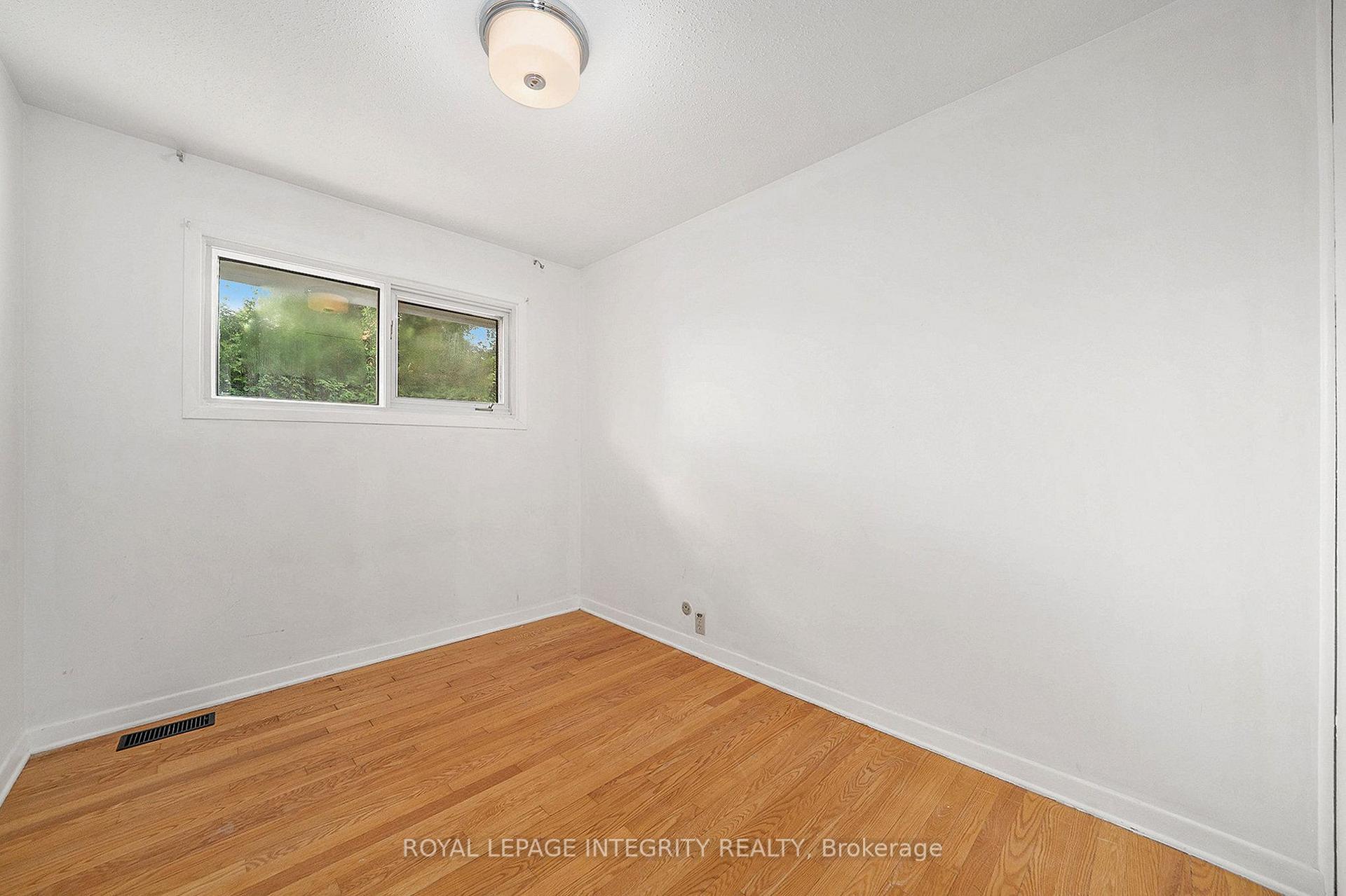 Photo 16 of Unit B, 58 Wigan Drive, Ottawa, Borden Farm/Stewart Farm/Carleton Heights/Parkwood Hills — HOMEH