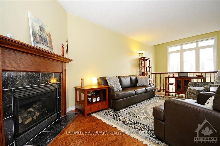 Photo 3 of 220 Freedom Private, Ottawa, Riverview Park — HOMEH