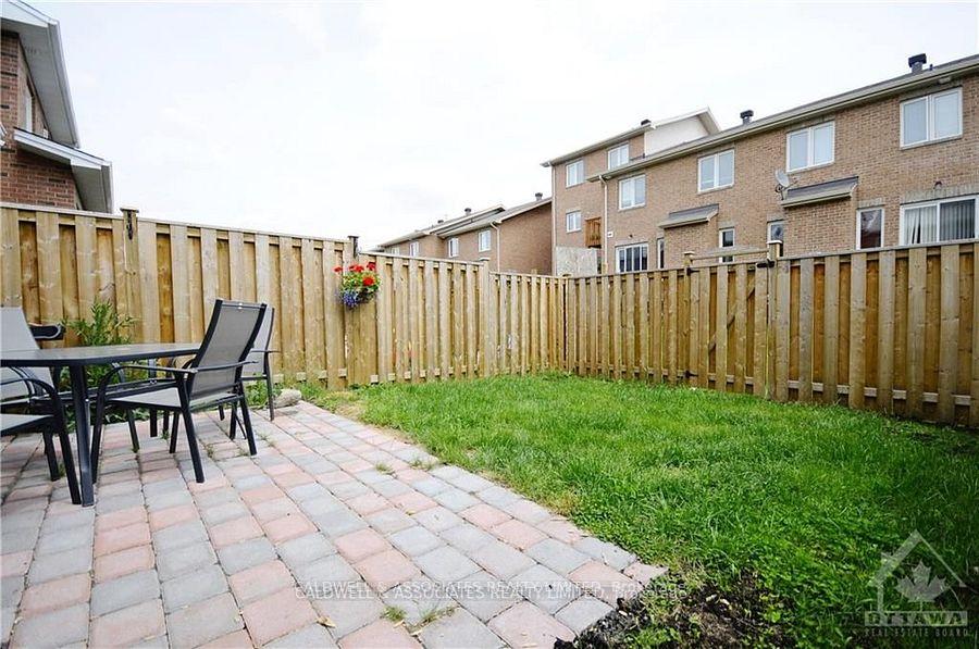 Photo 12 of 220 Freedom Private, Ottawa, Riverview Park — HOMEH