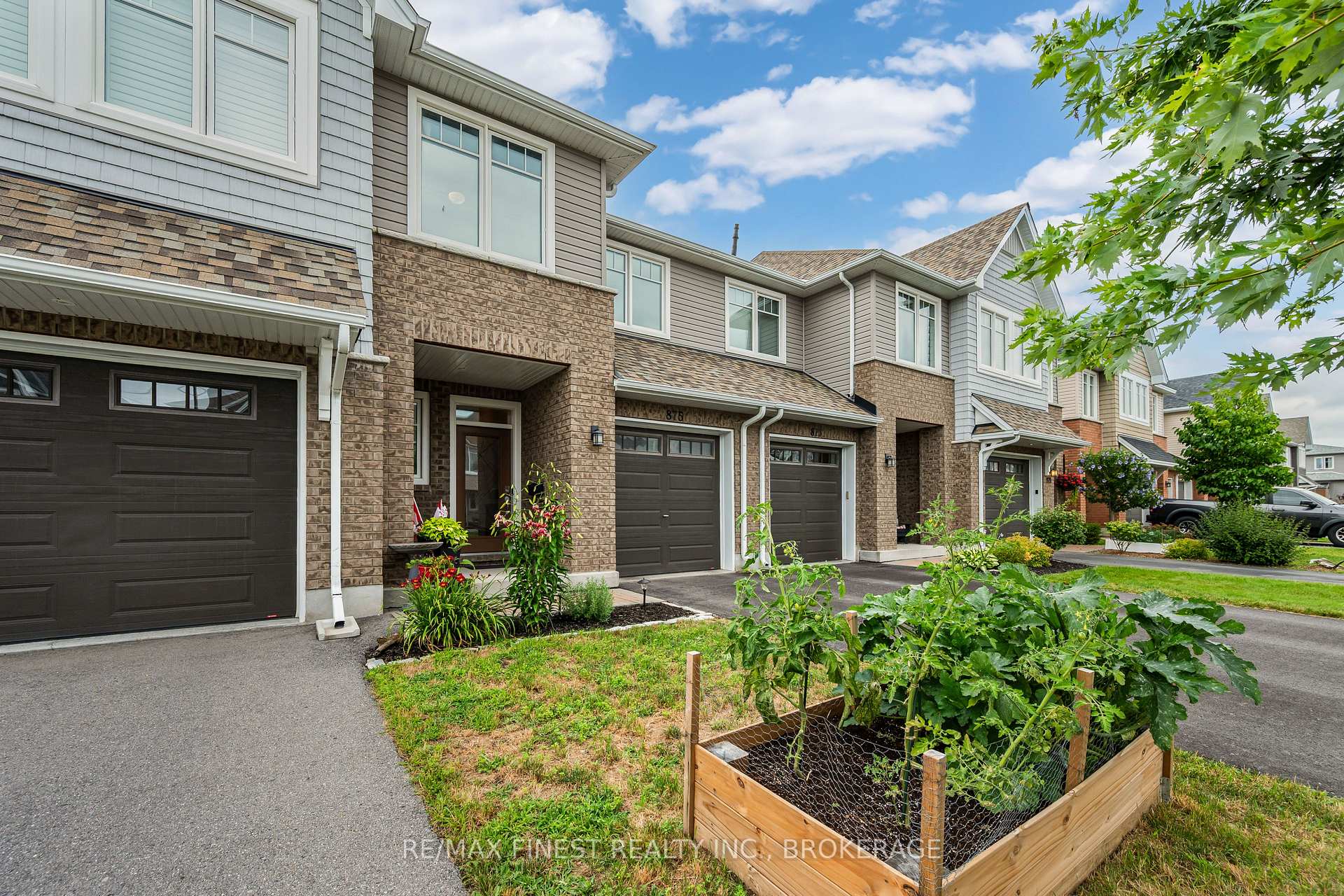 Photo 2 of 875 Riverview Way, Kingston, Kingston East (Incl Barret Crt) — HOMEH