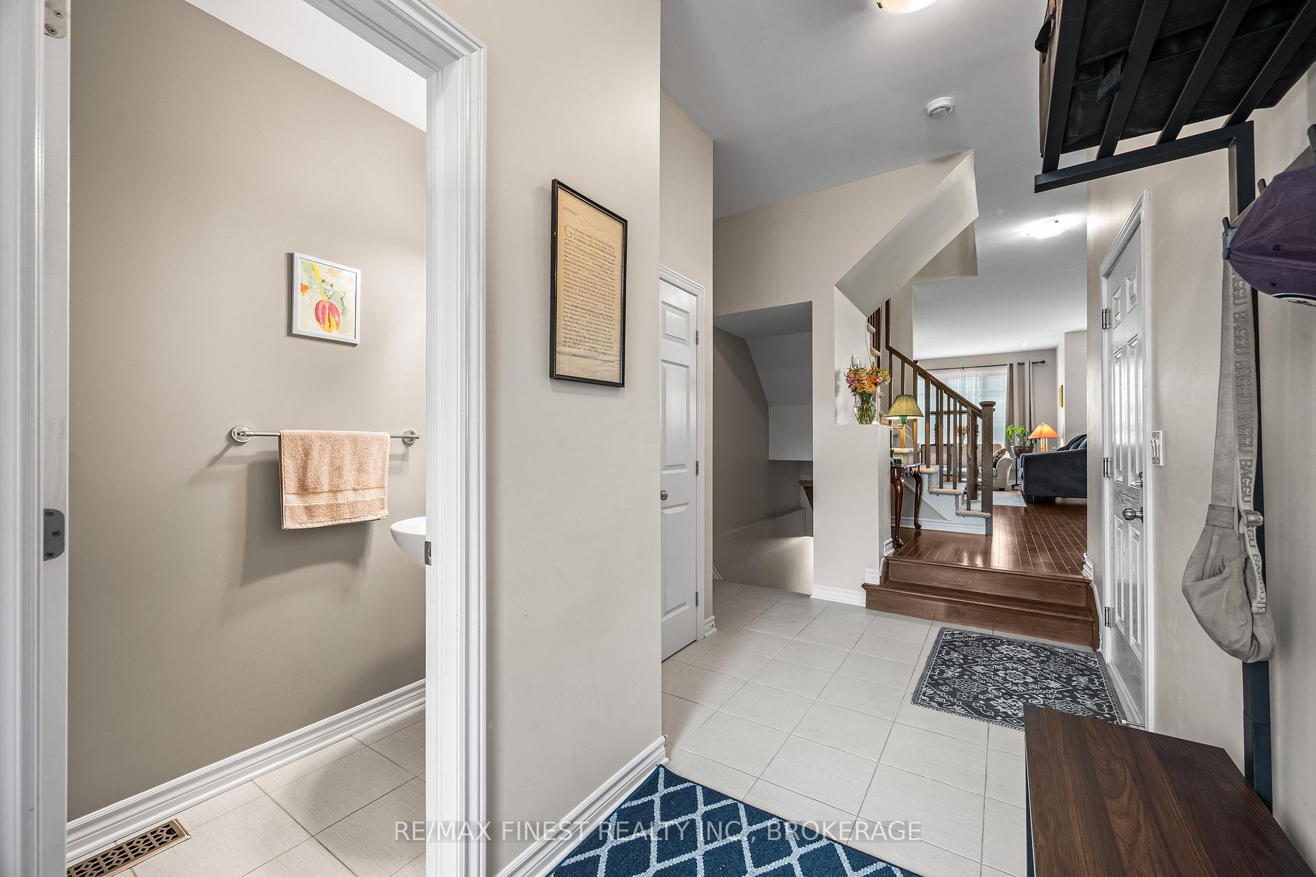Photo 3 of 875 Riverview Way, Kingston, Kingston East (Incl Barret Crt) — HOMEH