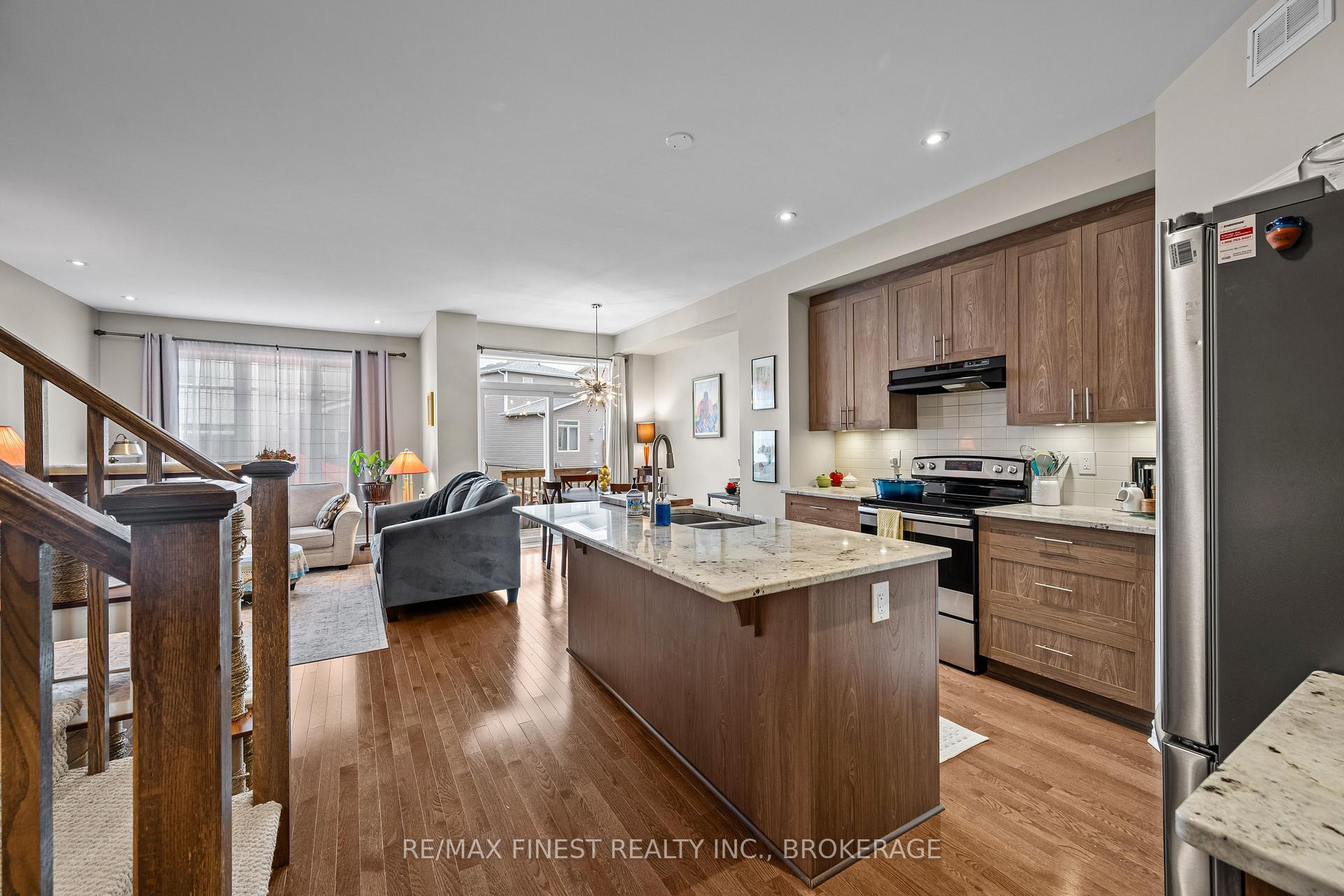 Photo 6 of 875 Riverview Way, Kingston, Kingston East (Incl Barret Crt) — HOMEH