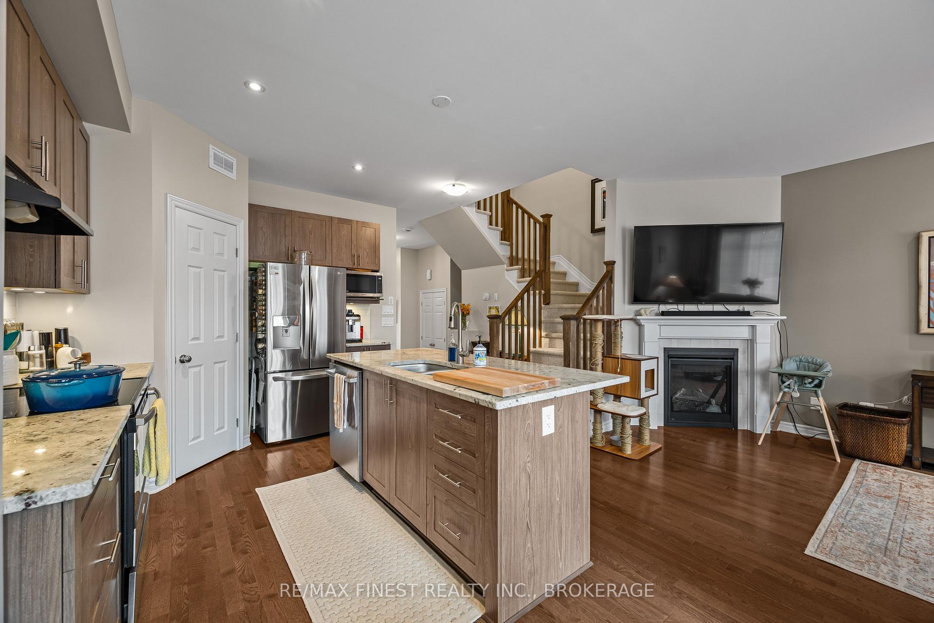 Photo 8 of 875 Riverview Way, Kingston, Kingston East (Incl Barret Crt) — HOMEH