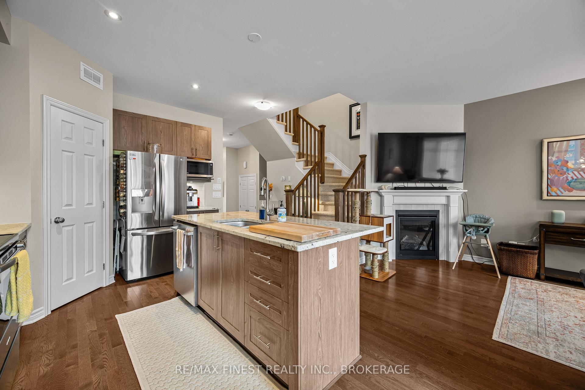 Photo 9 of 875 Riverview Way, Kingston, Kingston East (Incl Barret Crt) — HOMEH