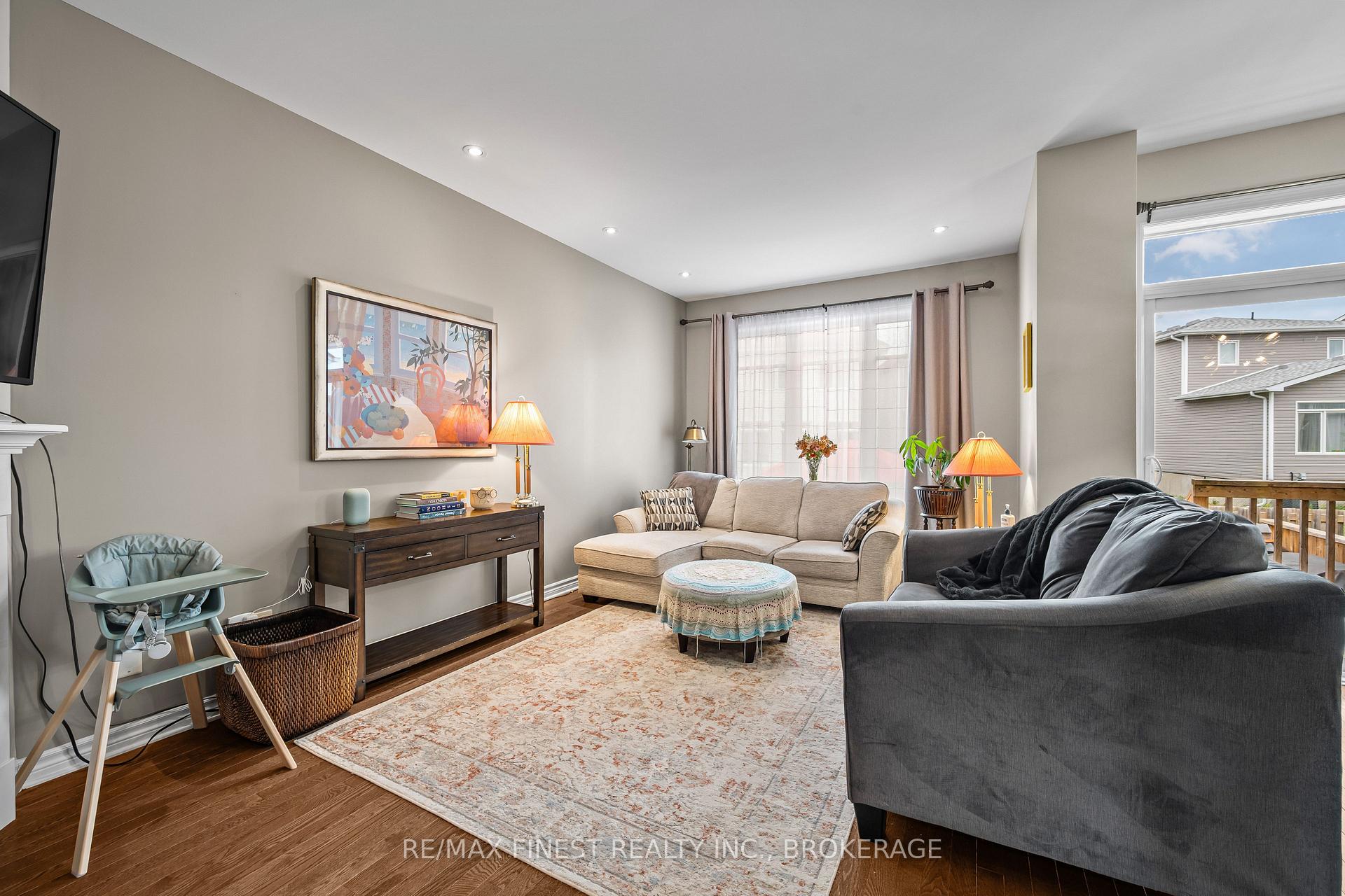 Photo 10 of 875 Riverview Way, Kingston, Kingston East (Incl Barret Crt) — HOMEH