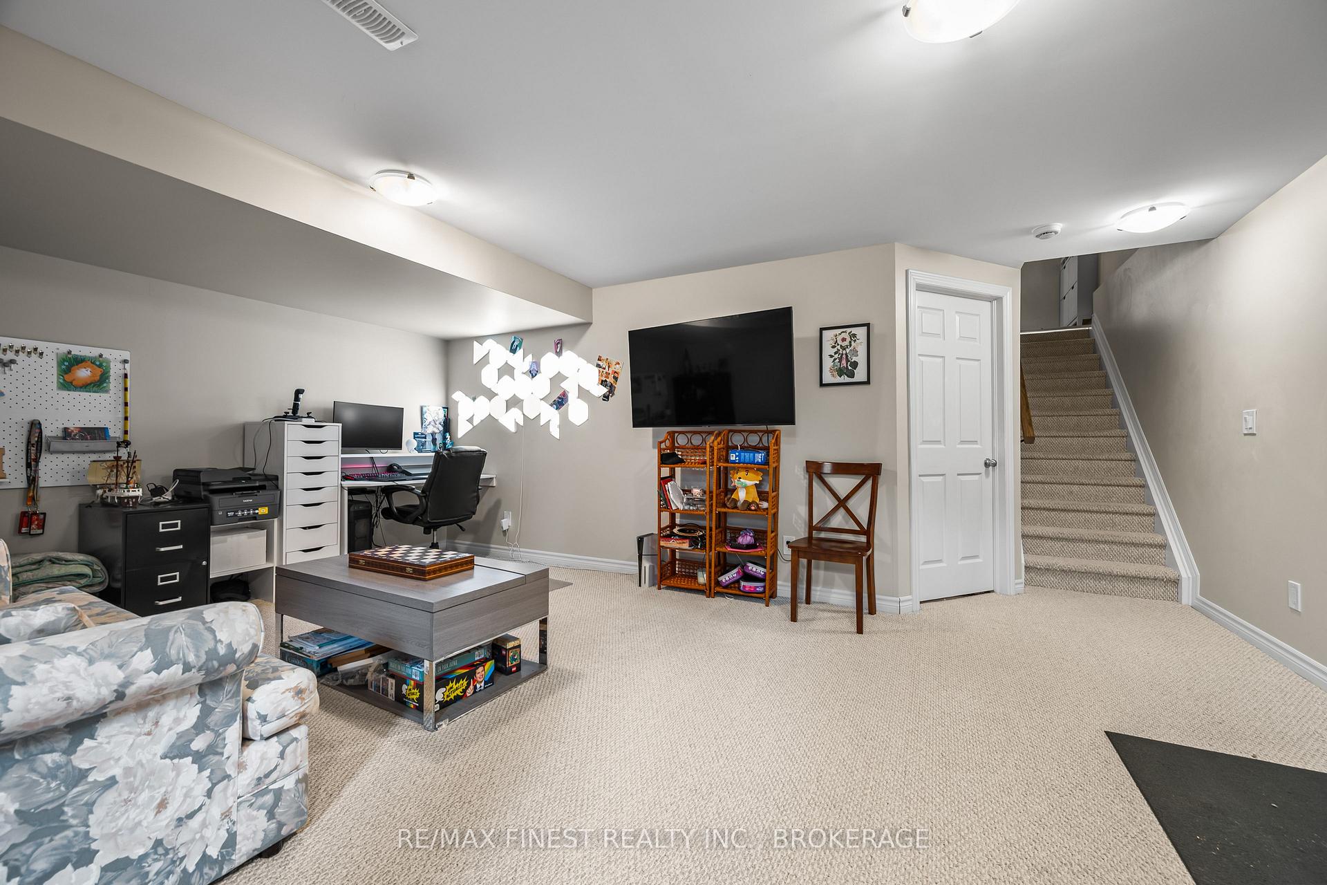 Photo 31 of 875 Riverview Way, Kingston, Kingston East (Incl Barret Crt) — HOMEH
