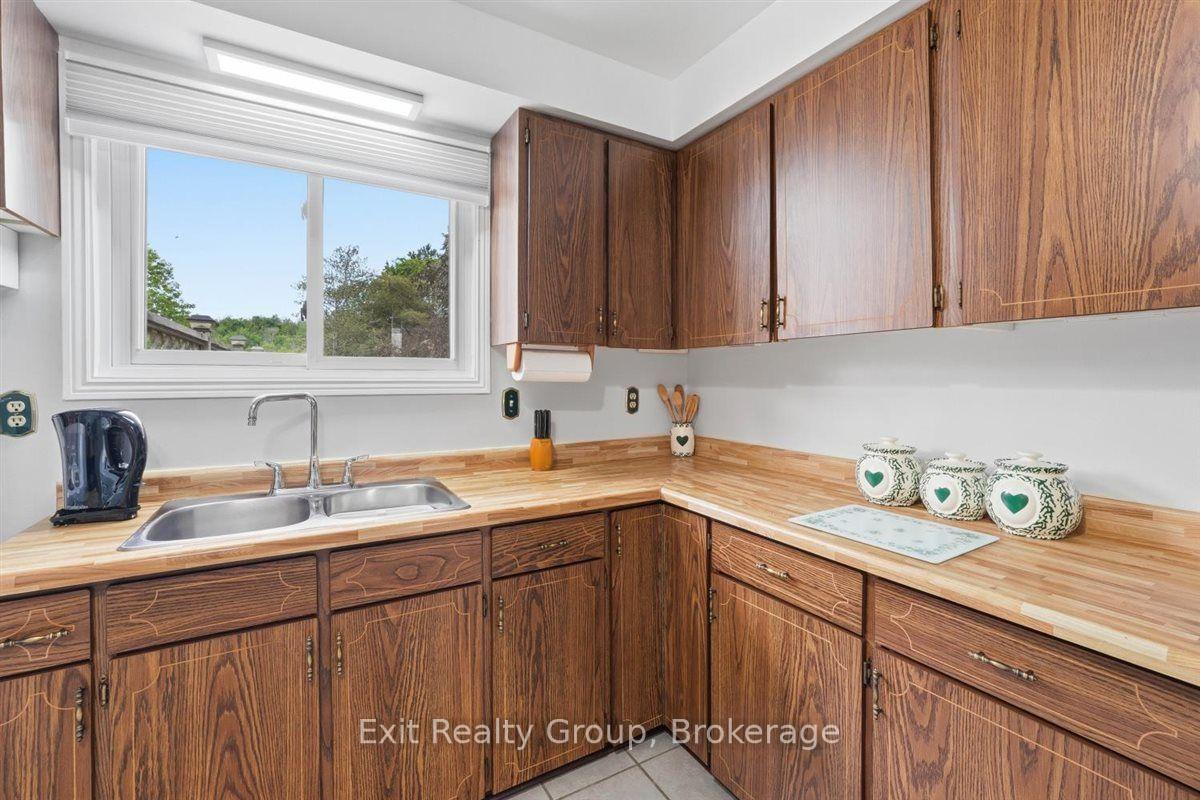 Photo 4 of 197 Chatterton Valley Crescent, Quinte West, Sidney Ward — HOMEH