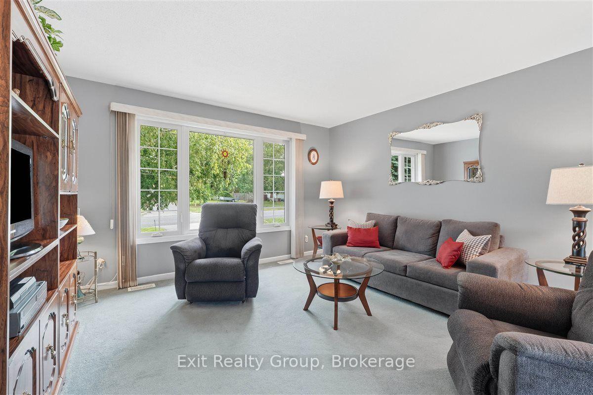 Photo 10 of 197 Chatterton Valley Crescent, Quinte West, Sidney Ward — HOMEH