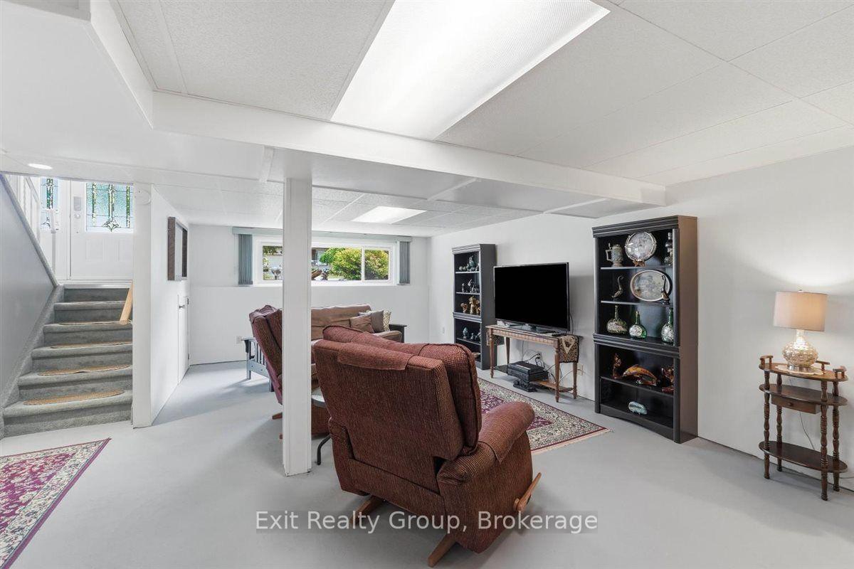 Photo 21 of 197 Chatterton Valley Crescent, Quinte West, Sidney Ward — HOMEH