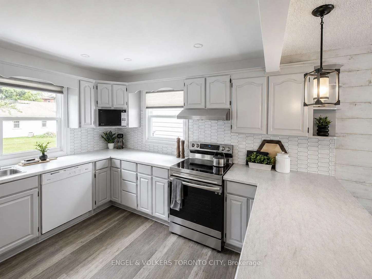 Photo 6 of 194 Library Street, Clearview, Creemore — HOMEH