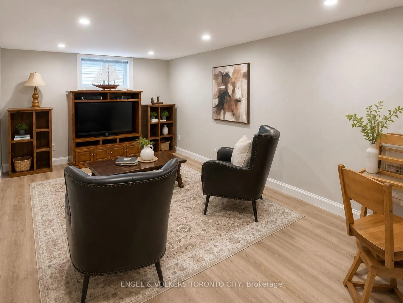 Photo 13 of 194 Library Street, Clearview, Creemore — HOMEH