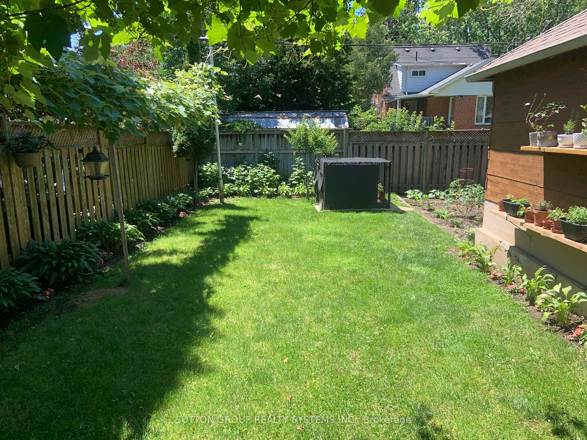 Photo 22 of 32 Green Lanes, Etobicoke, Islington-City Centre West — HOMEH