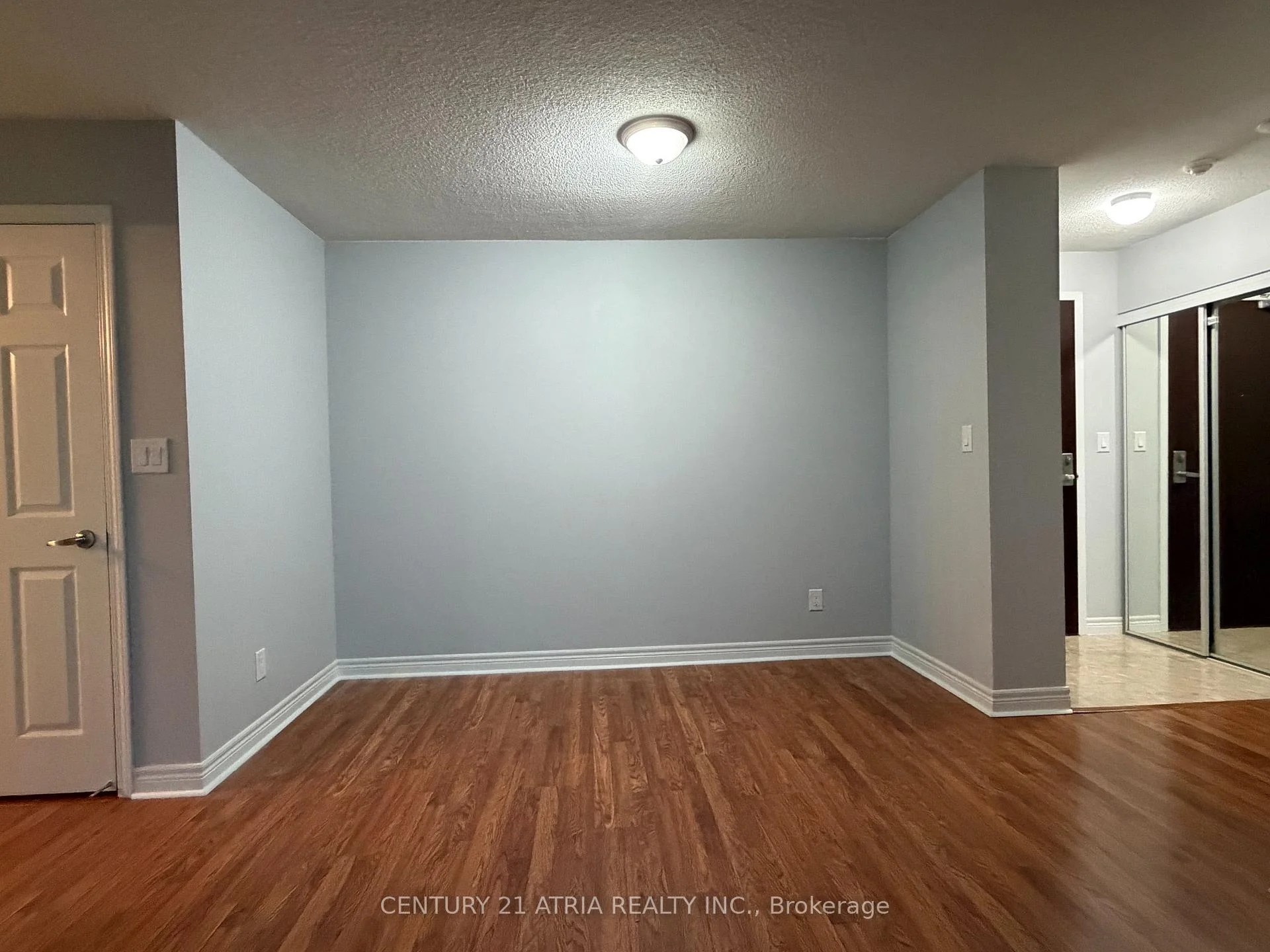 Photo 2 of Unit 2007, 208 Enfield Place, Mississauga, City Centre — HOMEH