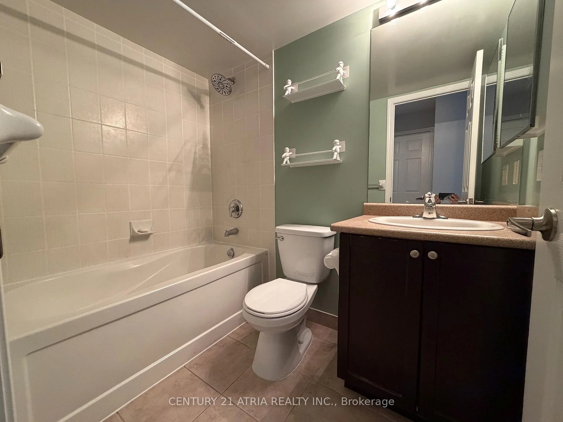 Photo 5 of Unit 2007, 208 Enfield Place, Mississauga, City Centre — HOMEH
