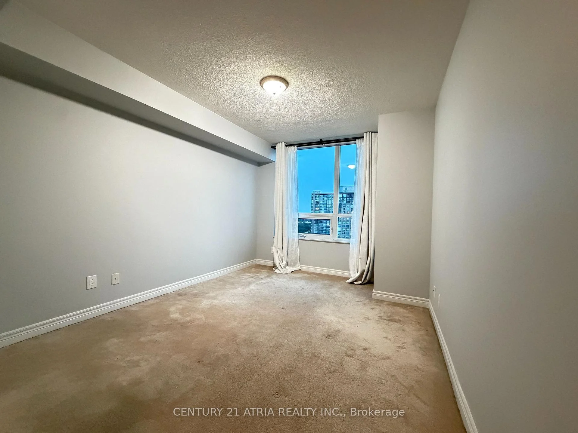 Photo 7 of Unit 2007, 208 Enfield Place, Mississauga, City Centre — HOMEH