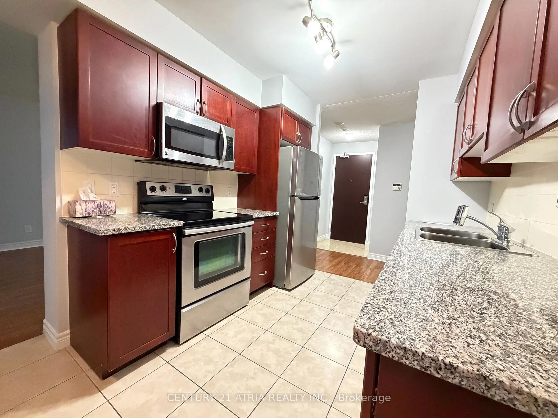 Photo 10 of Unit 2007, 208 Enfield Place, Mississauga, City Centre — HOMEH