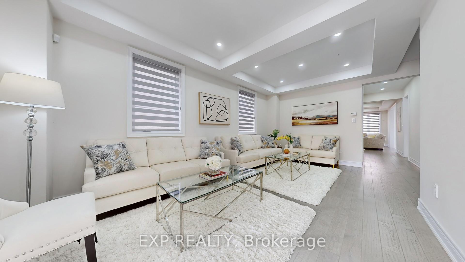 Photo 3 of 15 Frost Street, Brampton, Northwest Brampton — HOMEH