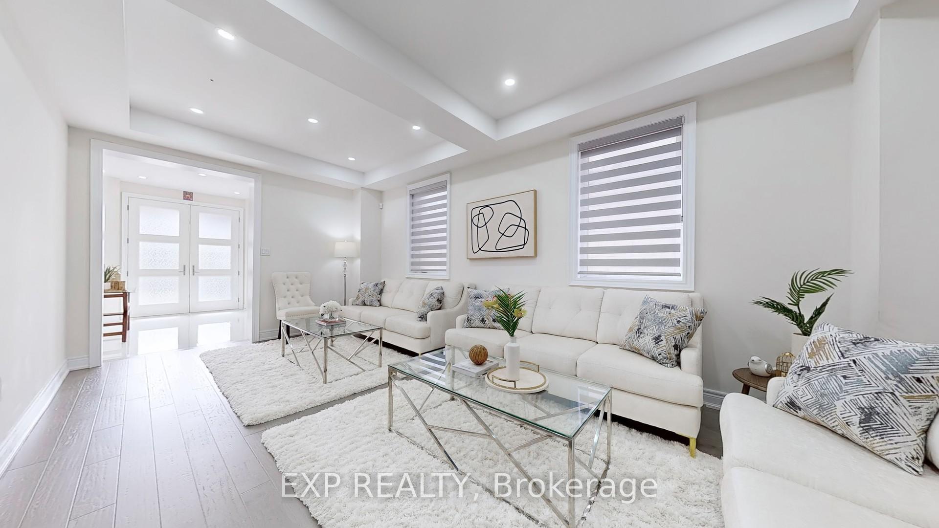 Photo 4 of 15 Frost Street, Brampton, Northwest Brampton — HOMEH