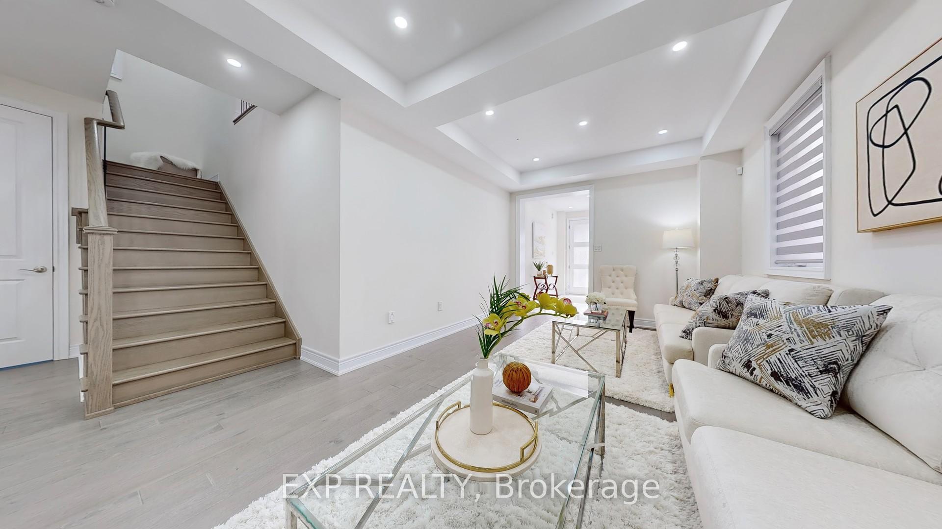 Photo 6 of 15 Frost Street, Brampton, Northwest Brampton — HOMEH