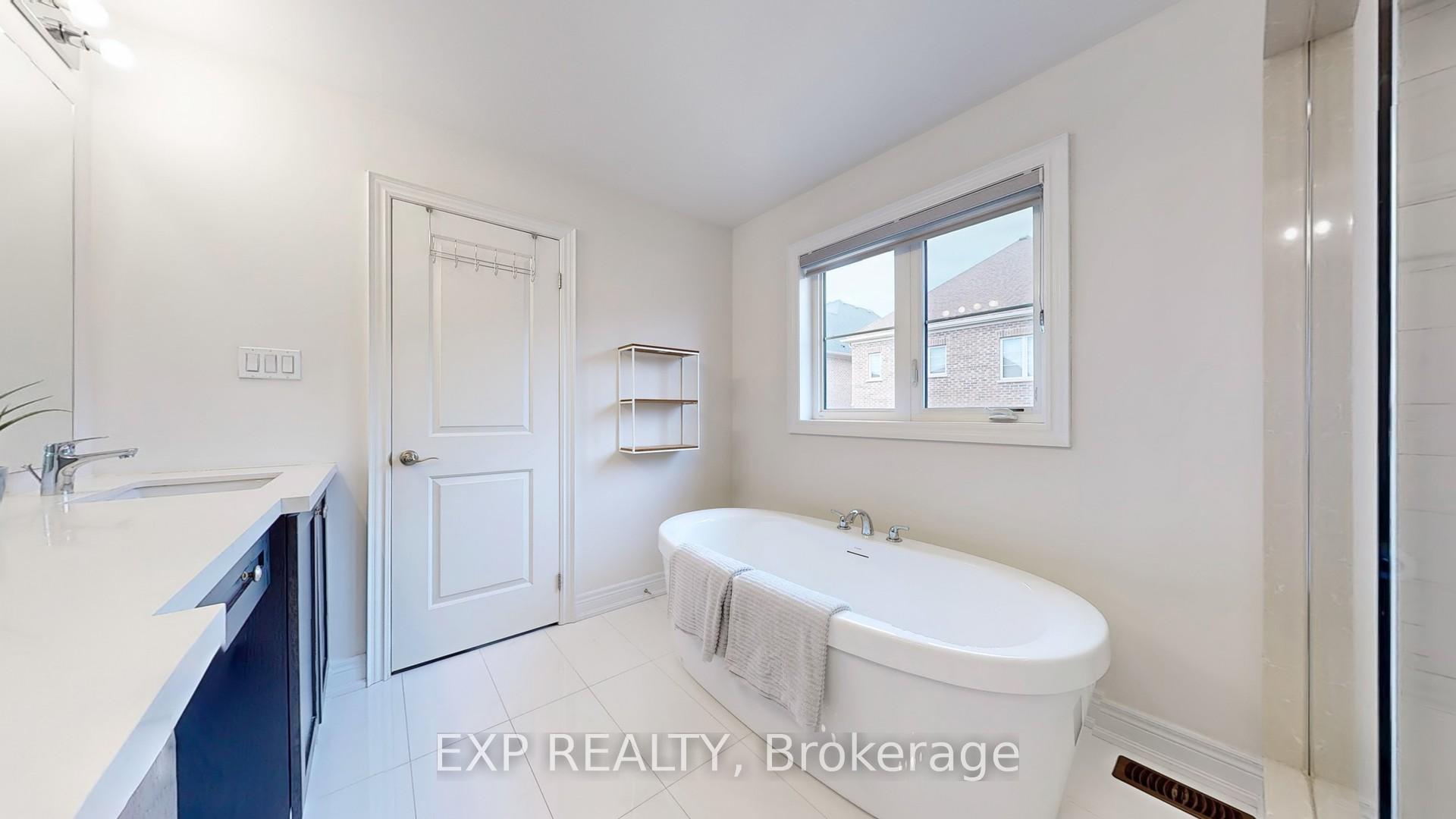 Photo 25 of 15 Frost Street, Brampton, Northwest Brampton — HOMEH