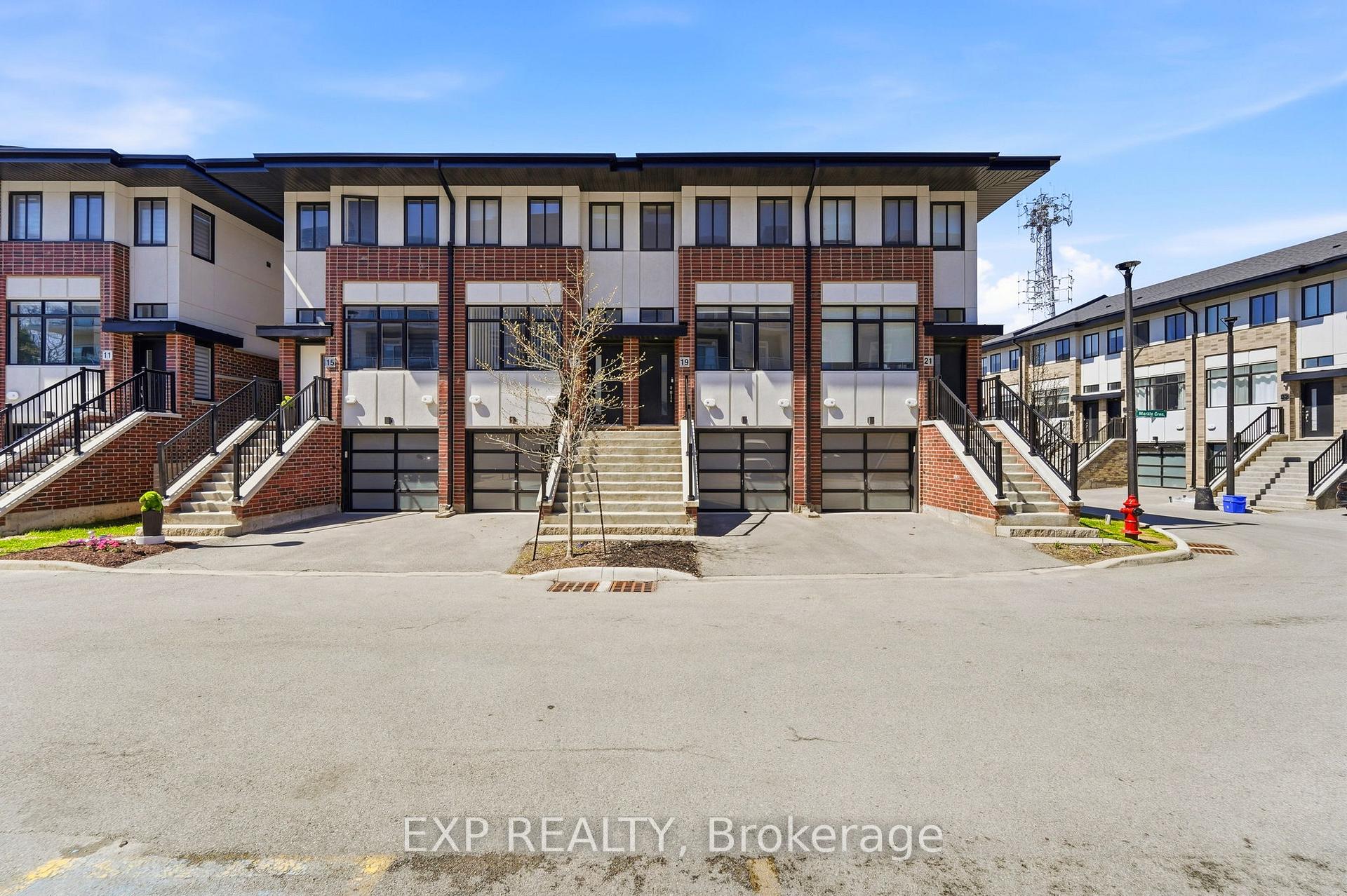 Photo 1 of 19 Markle Crescent, Hamilton, Ancaster — HOMEH