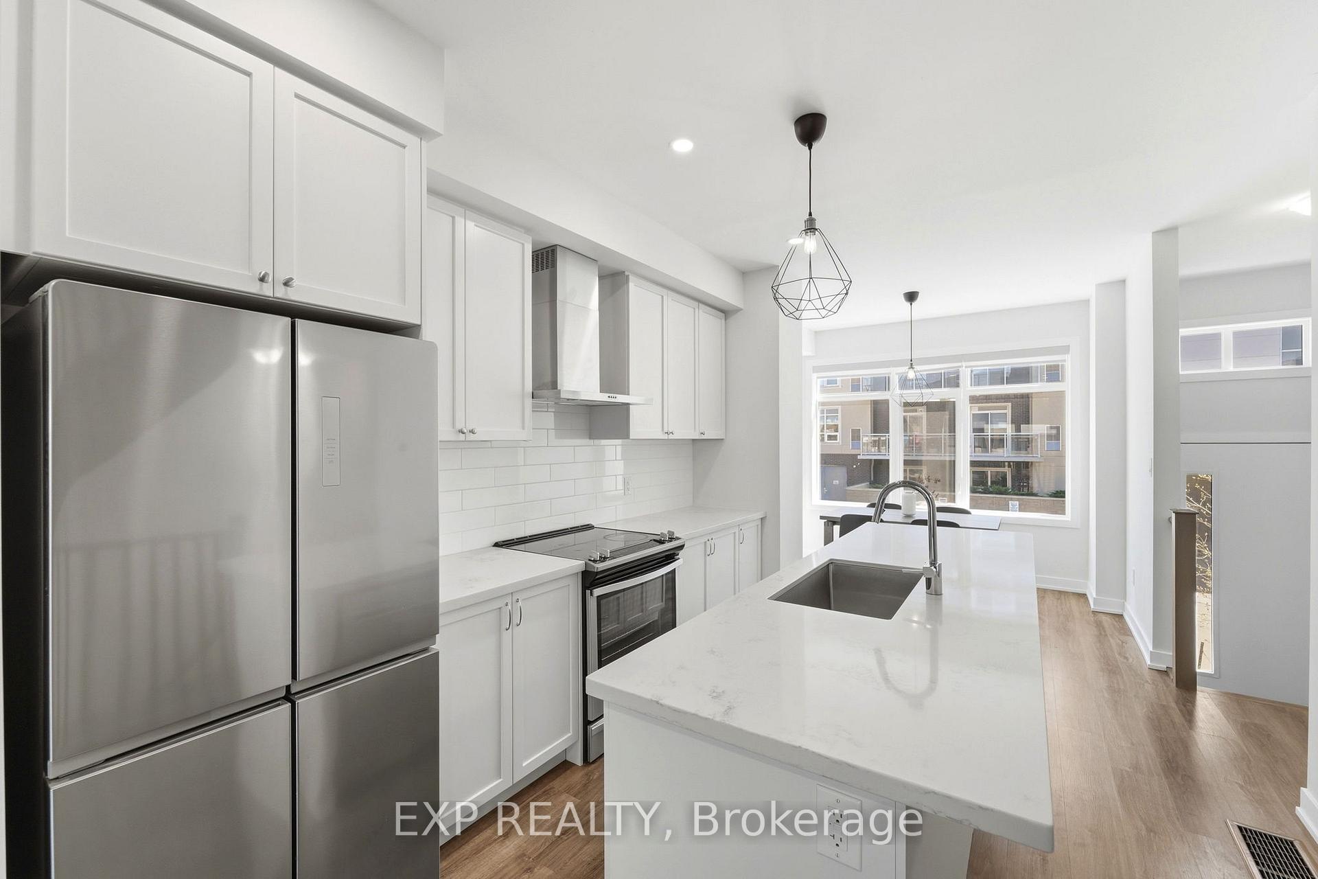 Photo 10 of 19 Markle Crescent, Hamilton, Ancaster — HOMEH