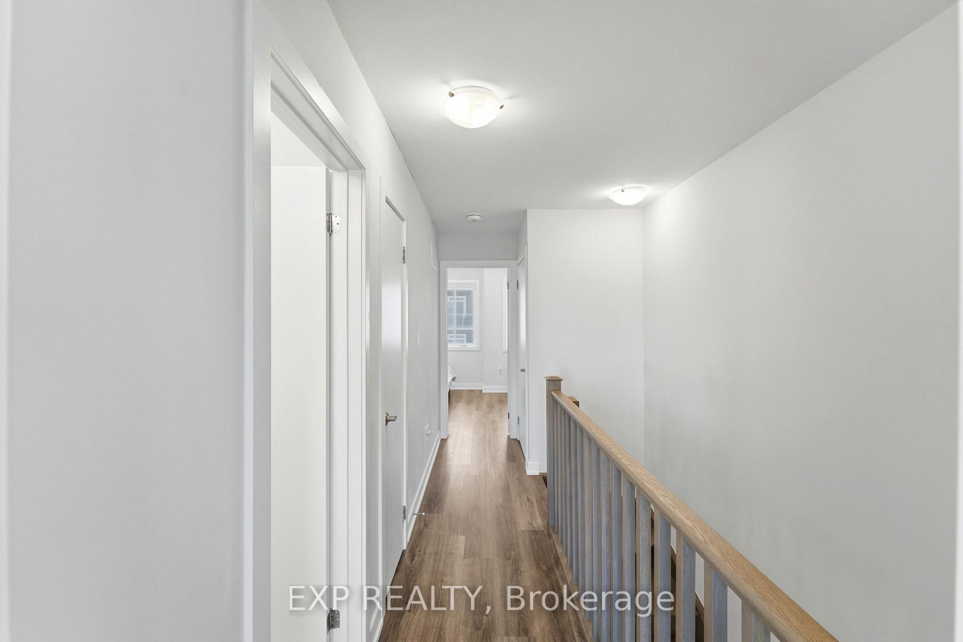 Photo 17 of 19 Markle Crescent, Hamilton, Ancaster — HOMEH