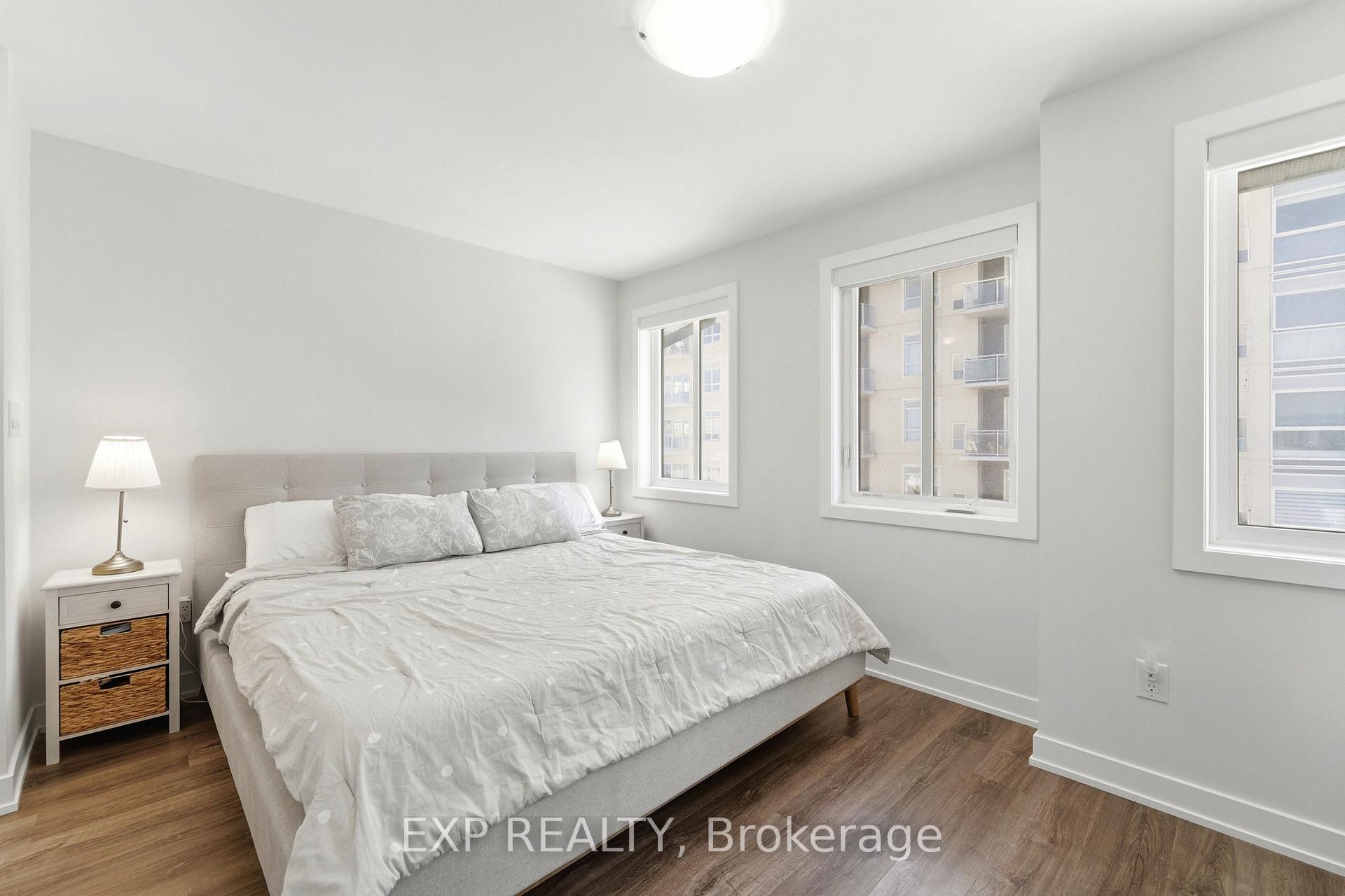 Photo 20 of 19 Markle Crescent, Hamilton, Ancaster — HOMEH