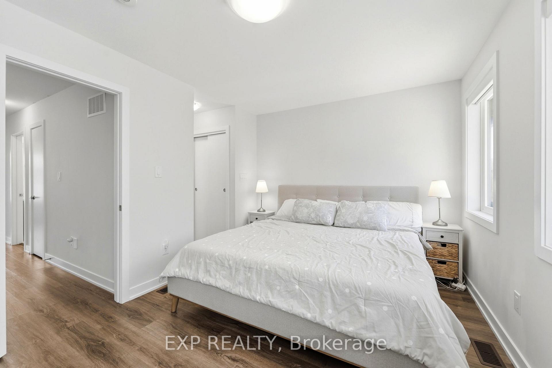 Photo 21 of 19 Markle Crescent, Hamilton, Ancaster — HOMEH