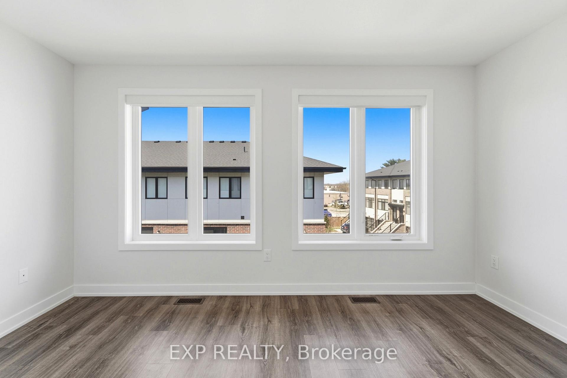 Photo 24 of 19 Markle Crescent, Hamilton, Ancaster — HOMEH
