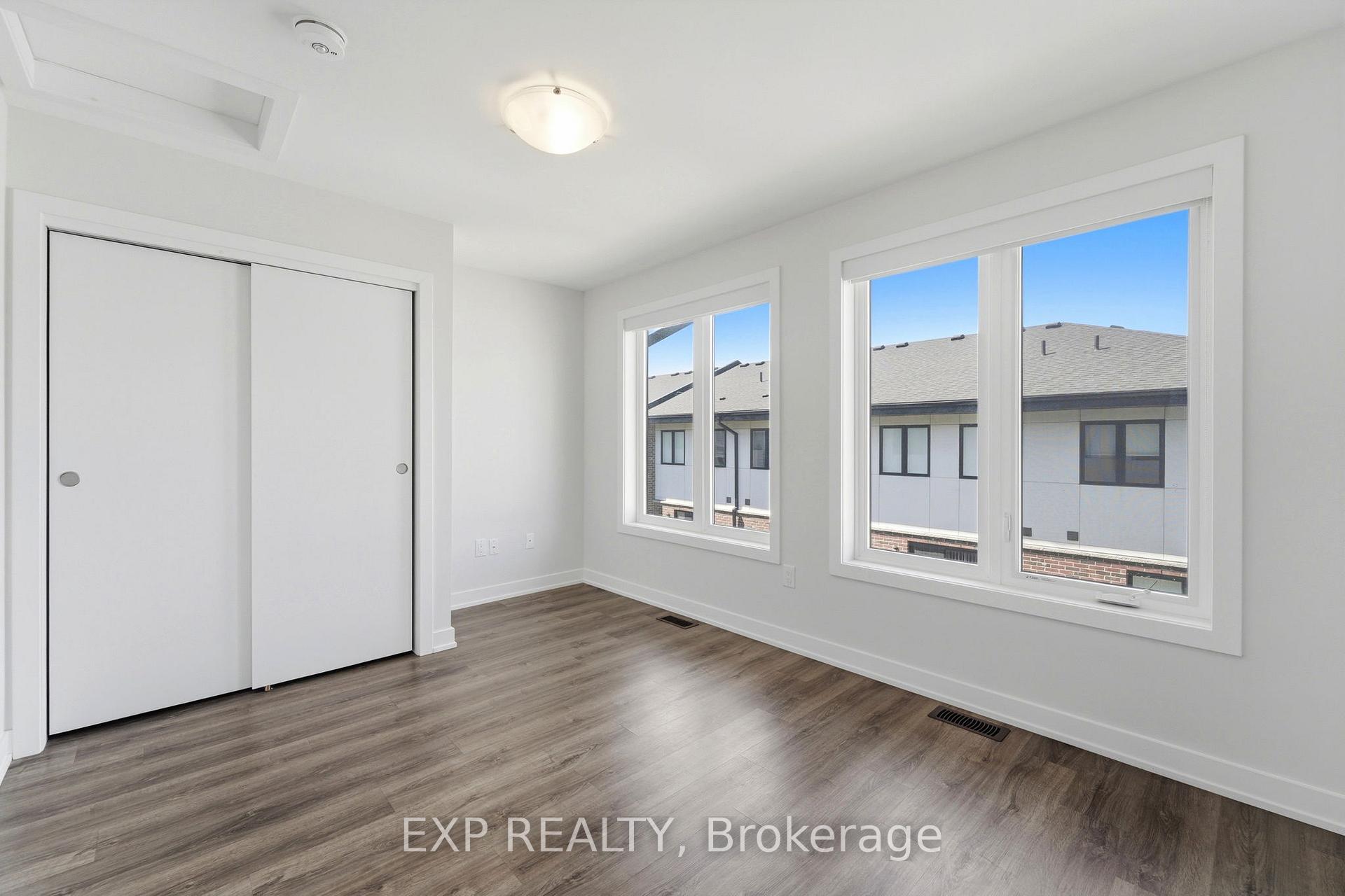 Photo 25 of 19 Markle Crescent, Hamilton, Ancaster — HOMEH