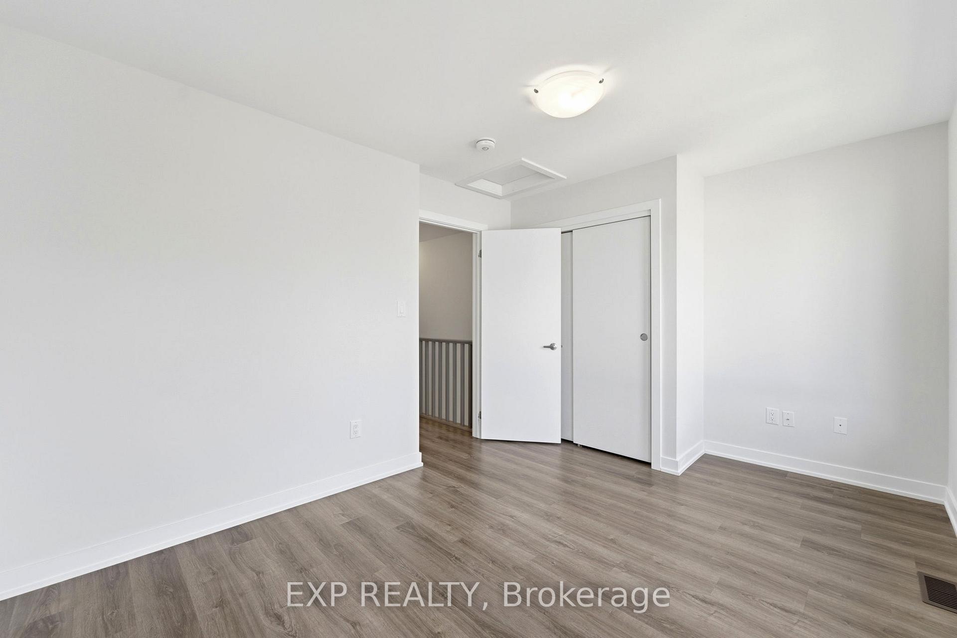 Photo 26 of 19 Markle Crescent, Hamilton, Ancaster — HOMEH