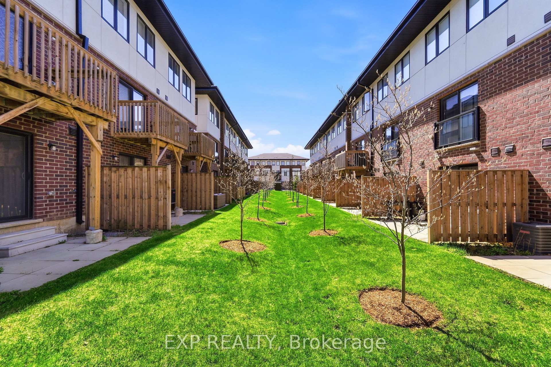 Photo 37 of 19 Markle Crescent, Hamilton, Ancaster — HOMEH