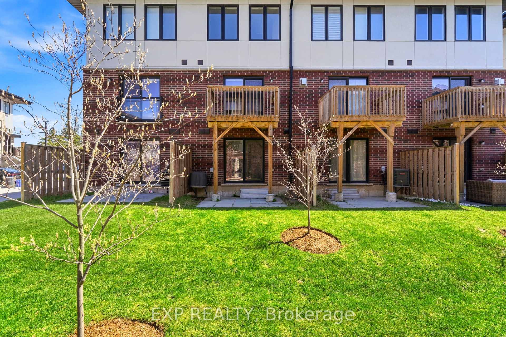 Photo 38 of 19 Markle Crescent, Hamilton, Ancaster — HOMEH