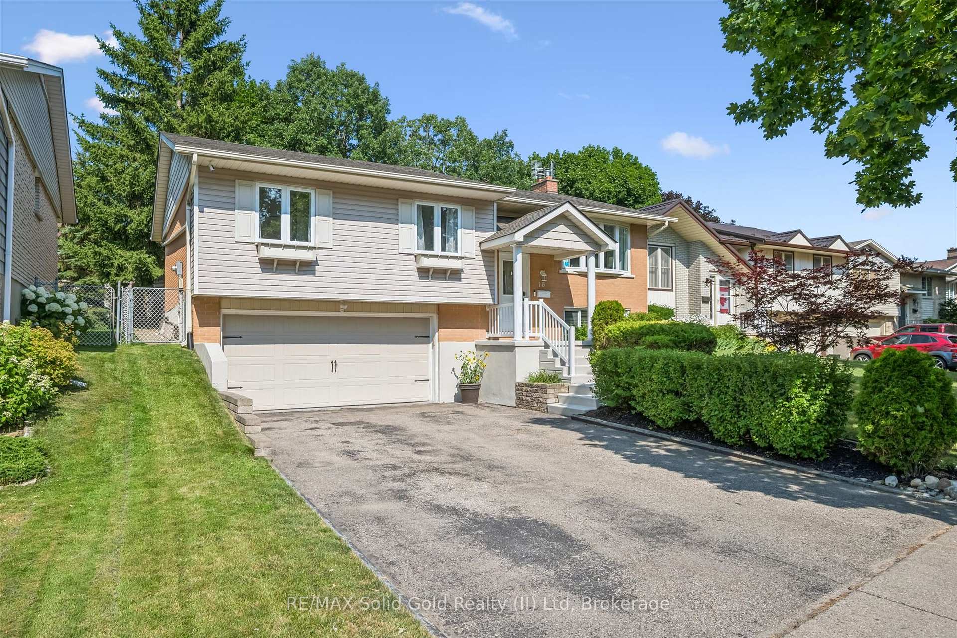 Photo 2 of 16 Nipigon Street, Kitchener, Grand River North — HOMEH