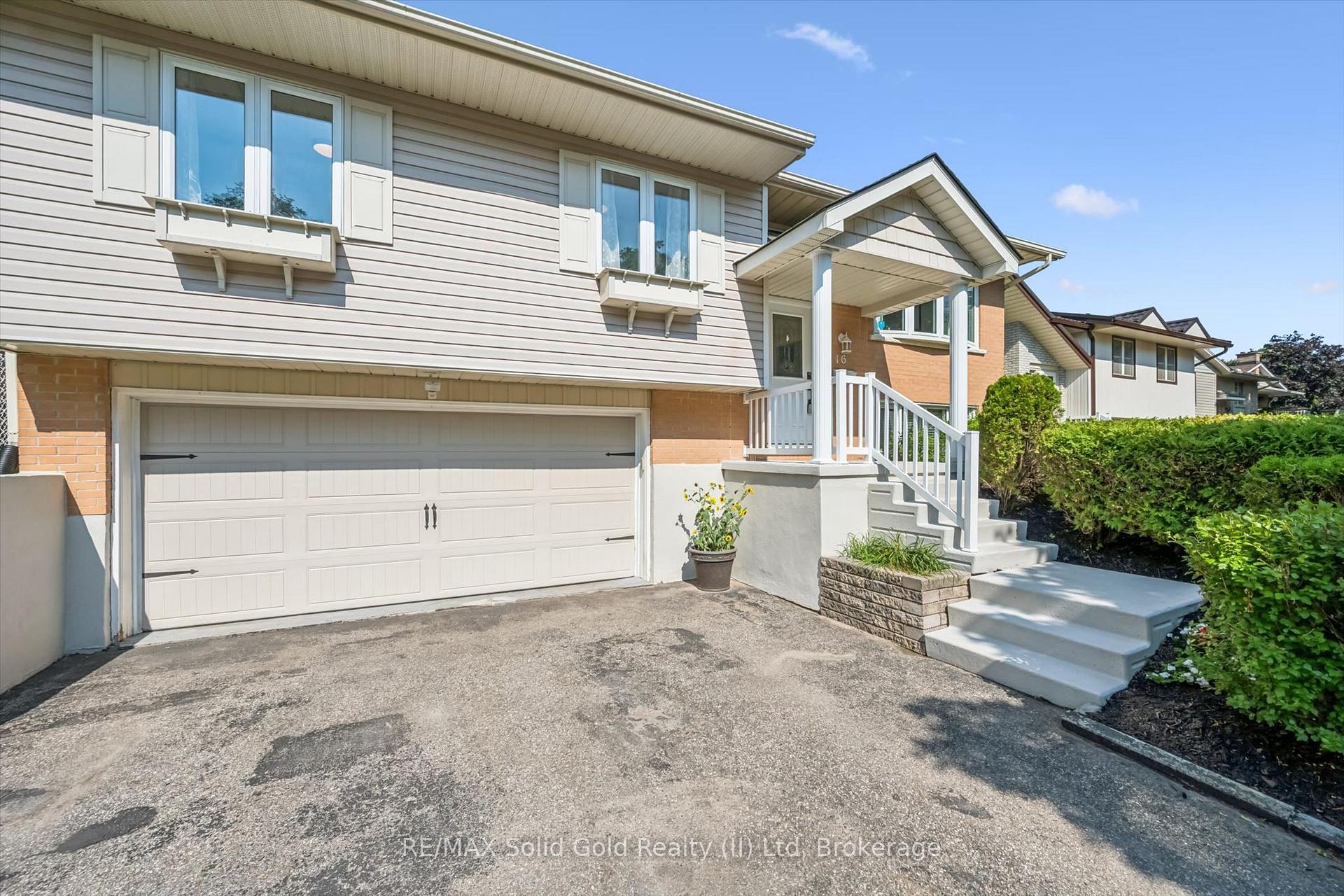 Photo 4 of 16 Nipigon Street, Kitchener, Grand River North — HOMEH