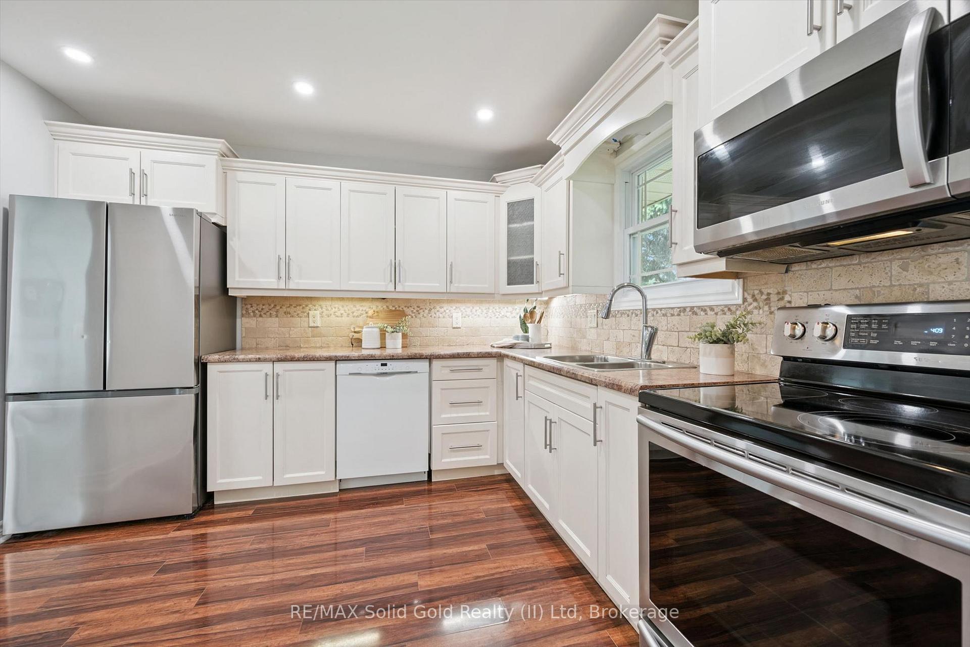 Photo 17 of 16 Nipigon Street, Kitchener, Grand River North — HOMEH