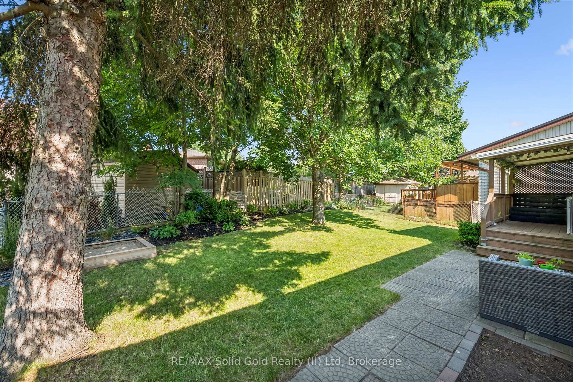 Photo 40 of 16 Nipigon Street, Kitchener, Grand River North — HOMEH