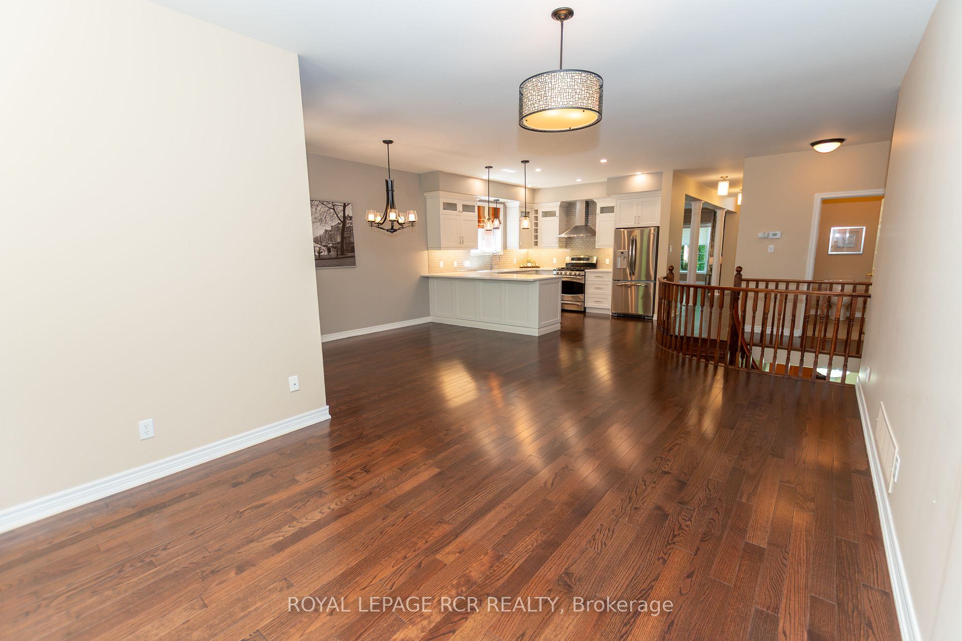 Photo 11 of 7 Putney Road, Caledon, Caledon East — HOMEH