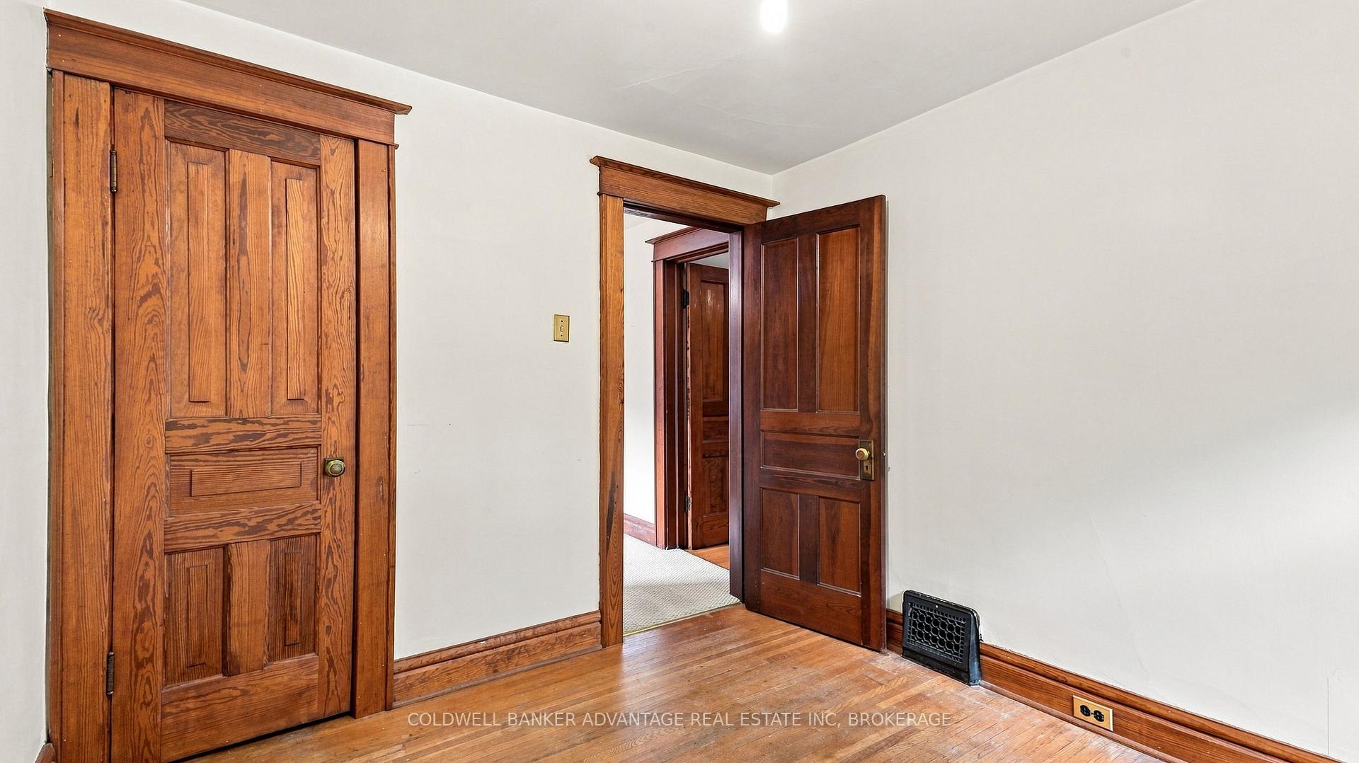 Photo 18 of 28 Dacotah Street, St. Catharines, Downtown — HOMEH