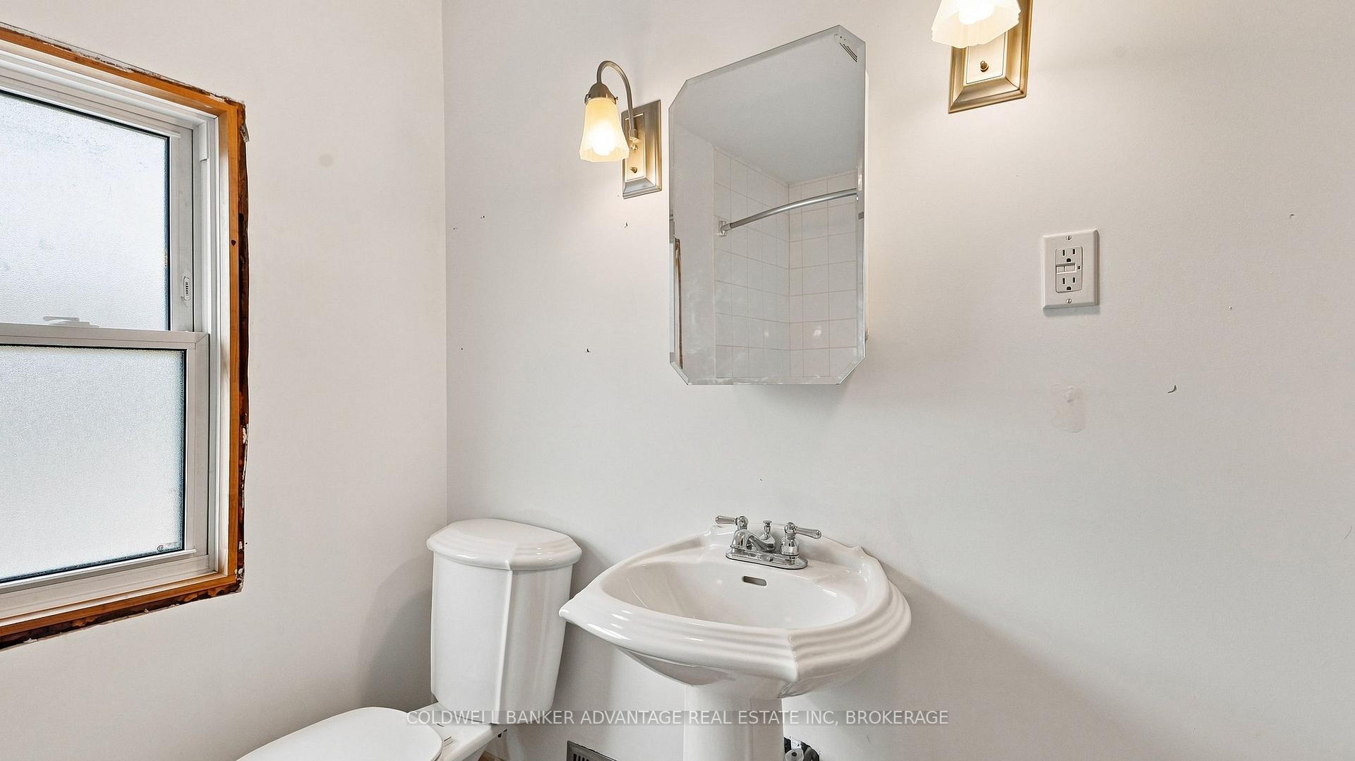 Photo 25 of 28 Dacotah Street, St. Catharines, Downtown — HOMEH
