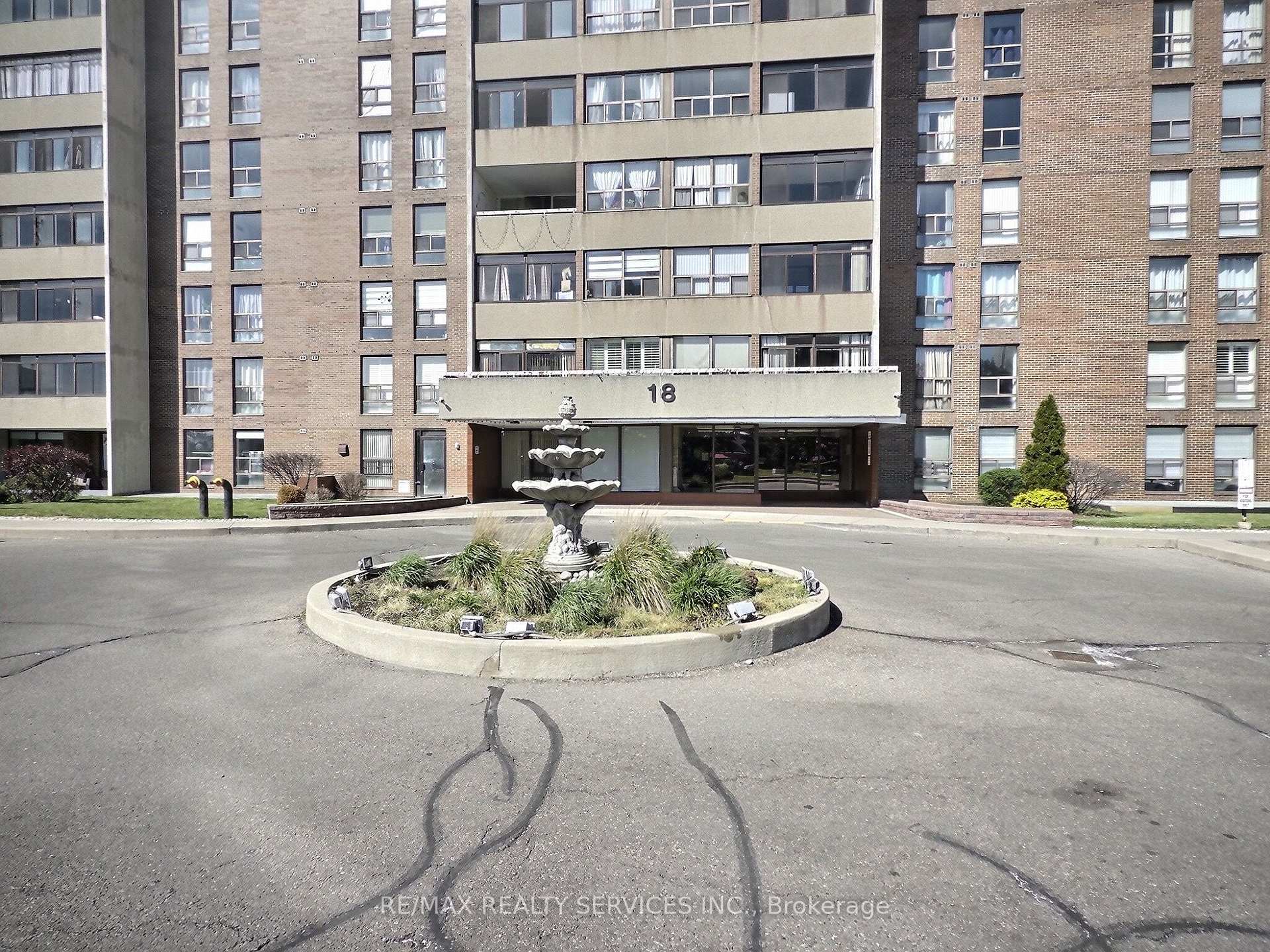 Photo 2 of Unit 1812, 18 Knightsbridge Road, Brampton, Queen Street Corridor — HOMEH