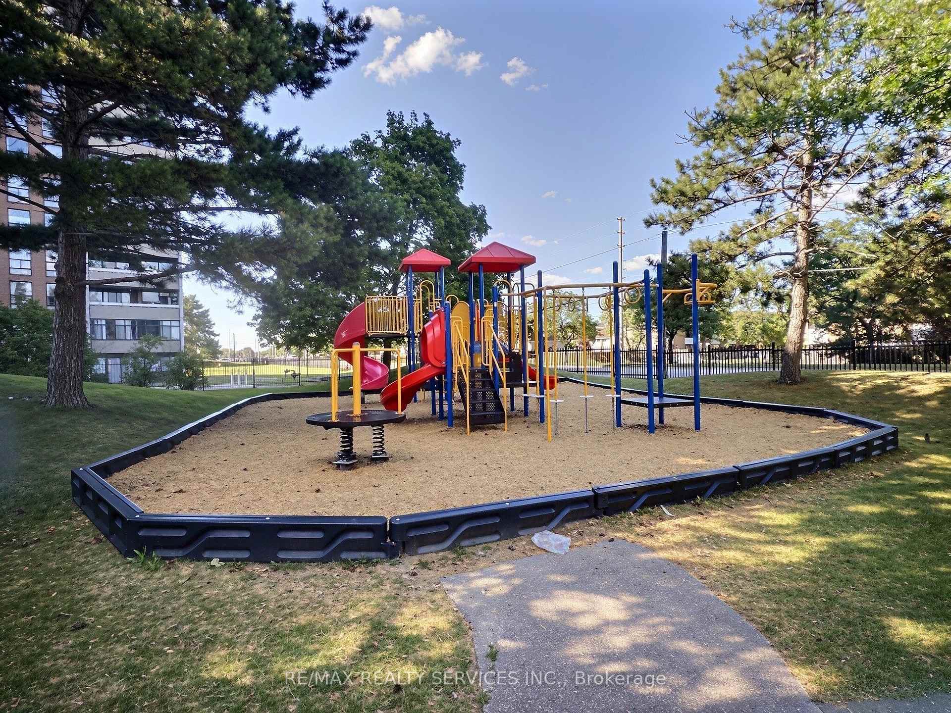 Photo 17 of Unit 1812, 18 Knightsbridge Road, Brampton, Queen Street Corridor — HOMEH