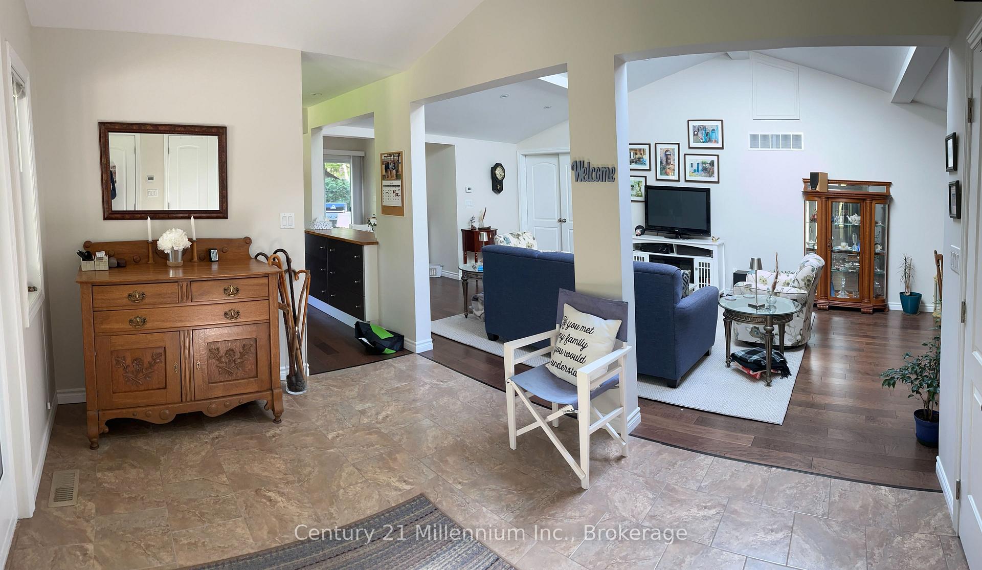 Photo 4 of 58 Cedarlane Drive, Wasaga Beach — HOMEH