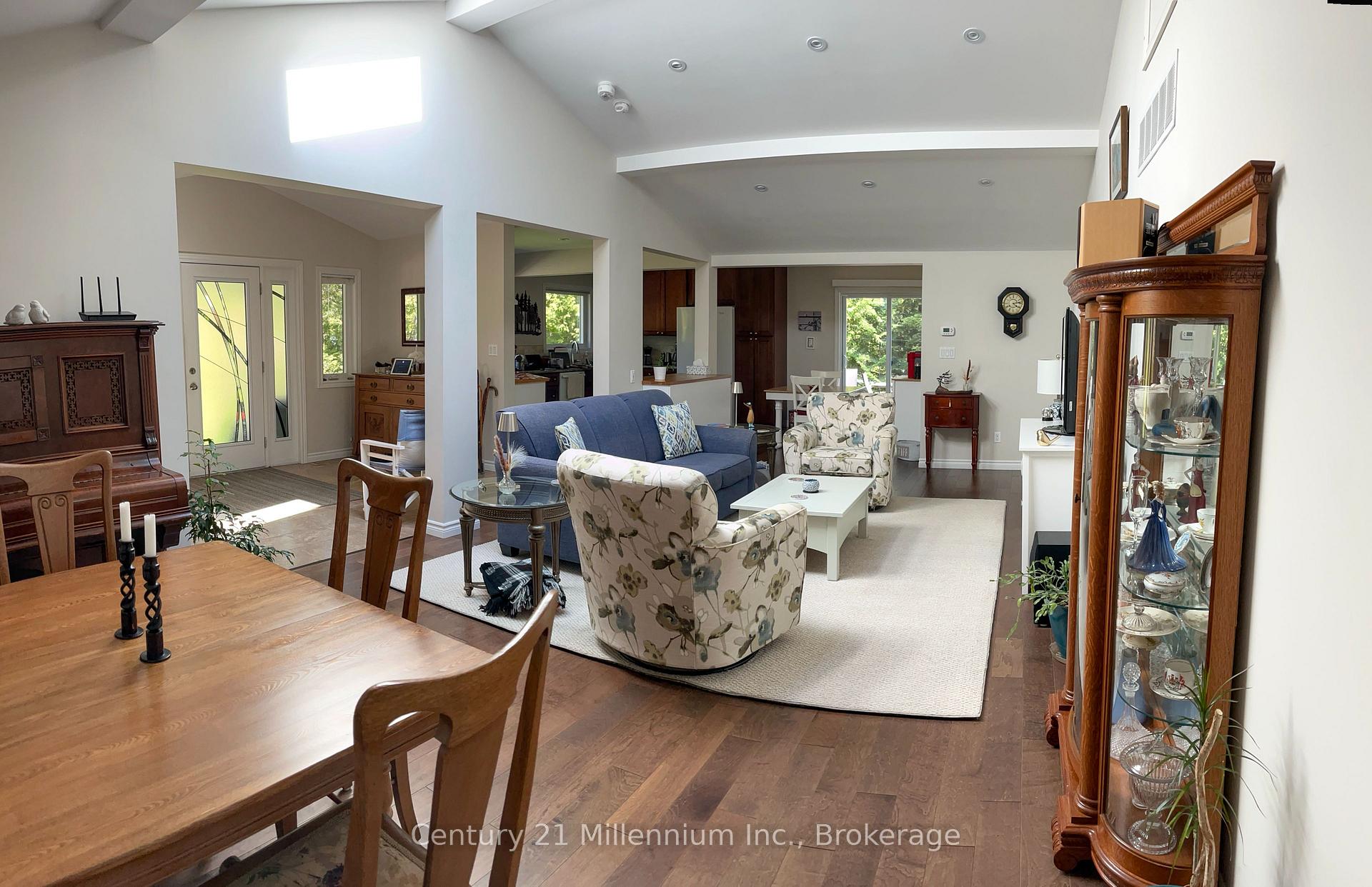 Photo 7 of 58 Cedarlane Drive, Wasaga Beach — HOMEH