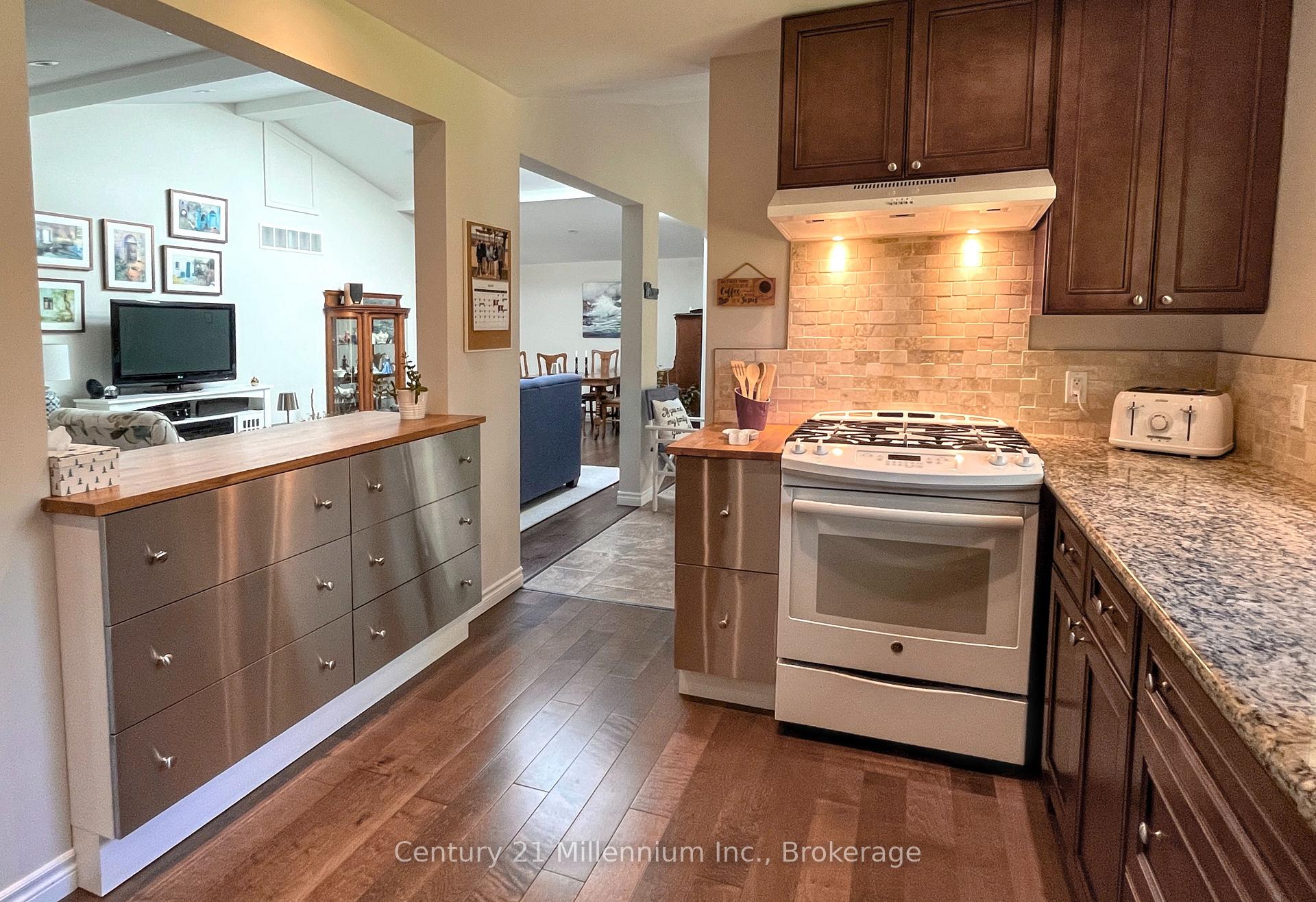 Photo 15 of 58 Cedarlane Drive, Wasaga Beach — HOMEH