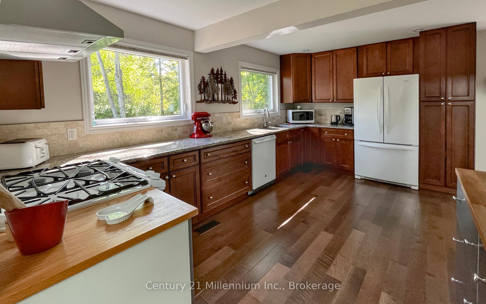 Photo 18 of 58 Cedarlane Drive, Wasaga Beach — HOMEH