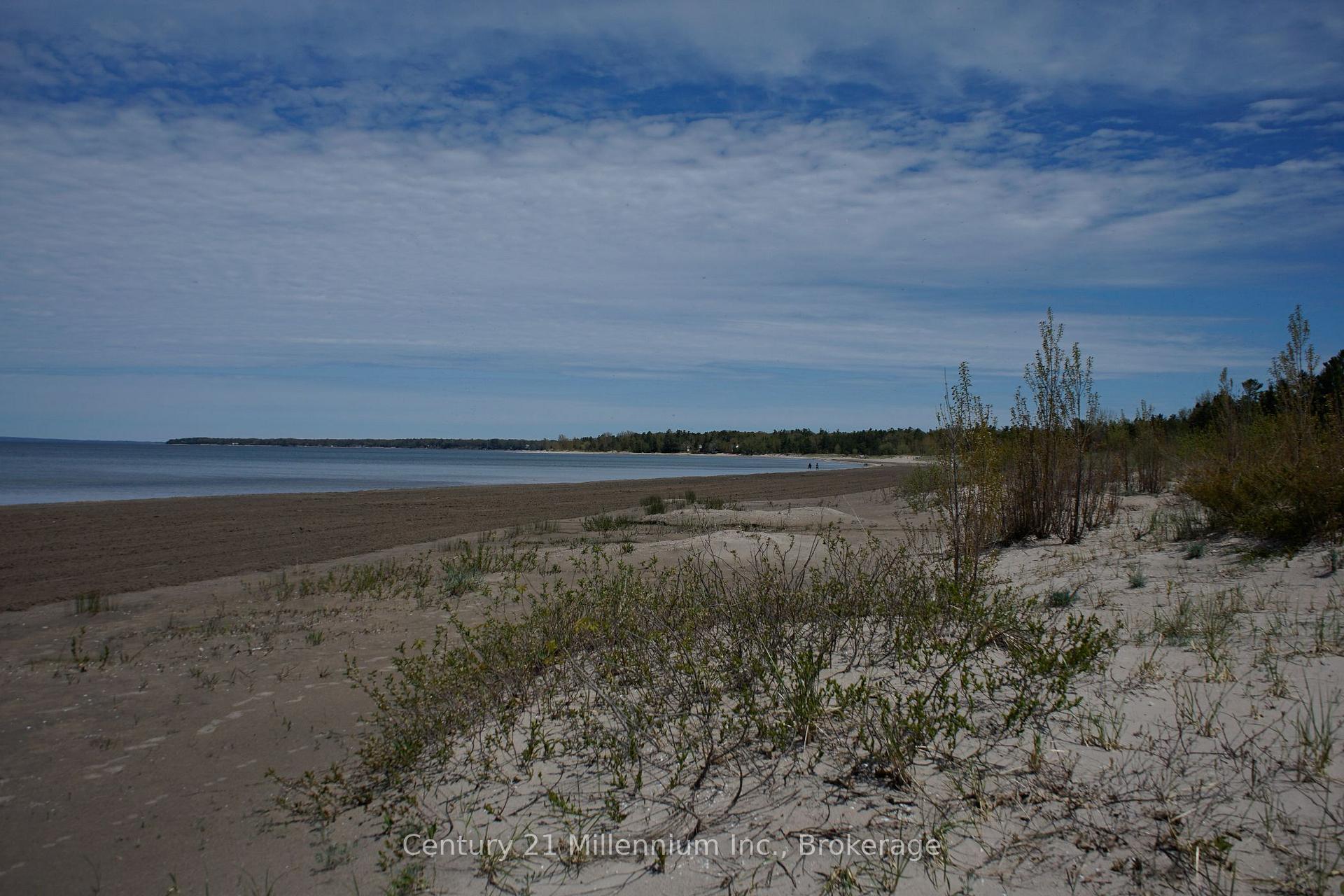 Photo 49 of 58 Cedarlane Drive, Wasaga Beach — HOMEH