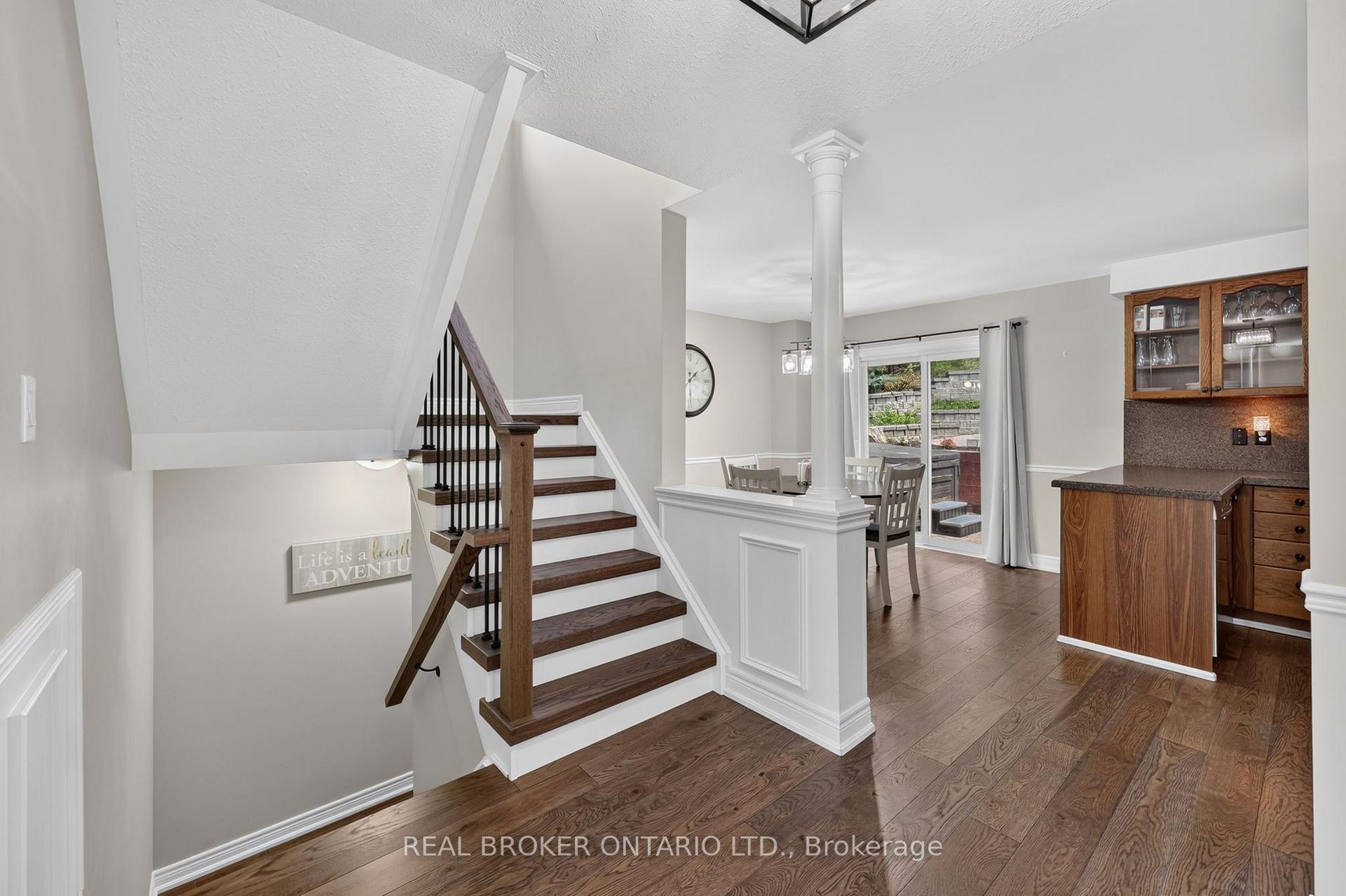 Photo 6 of 35 Bloom Crescent, Barrie, Ardagh — HOMEH